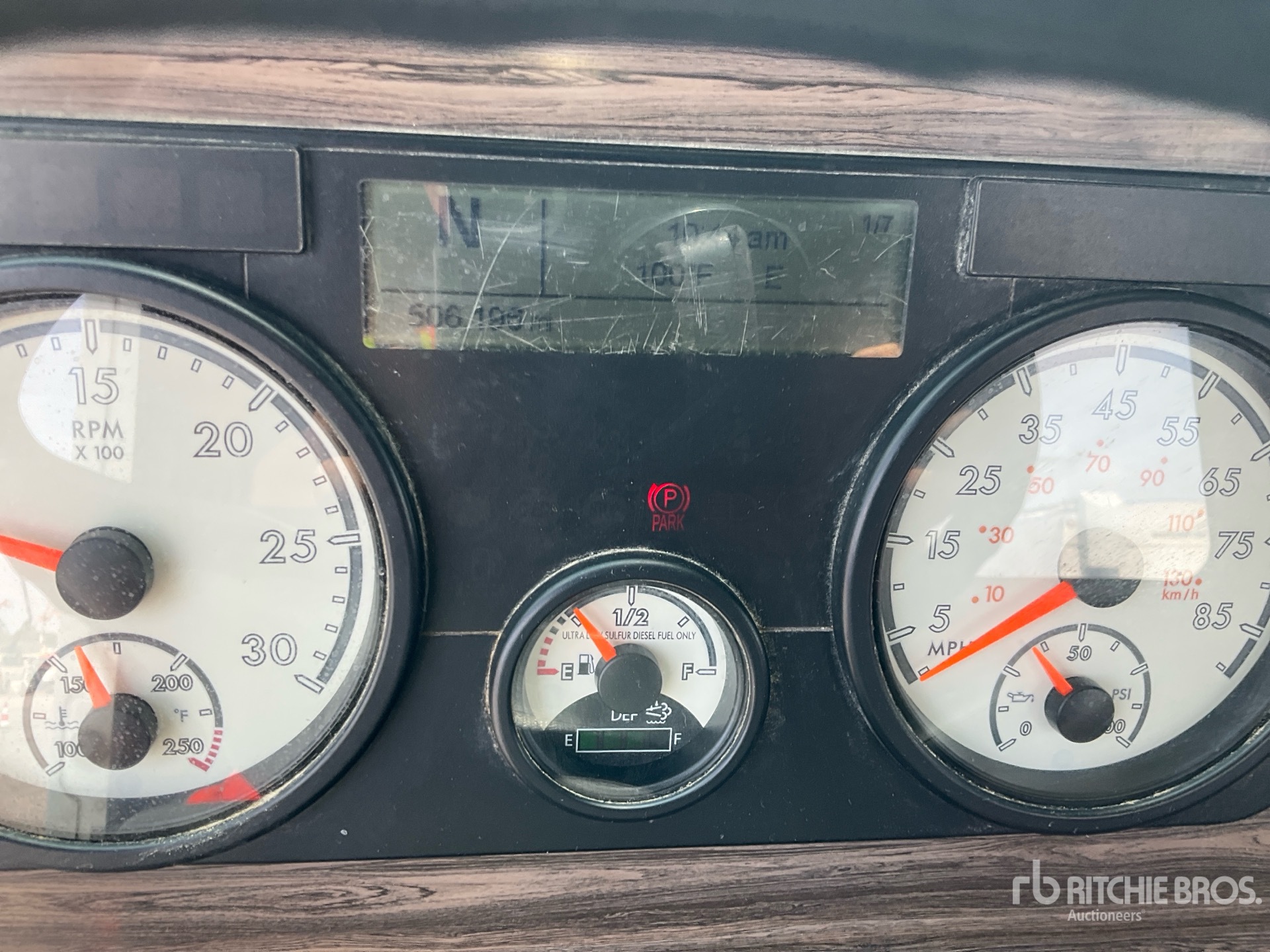 2020 Freightliner 122SD