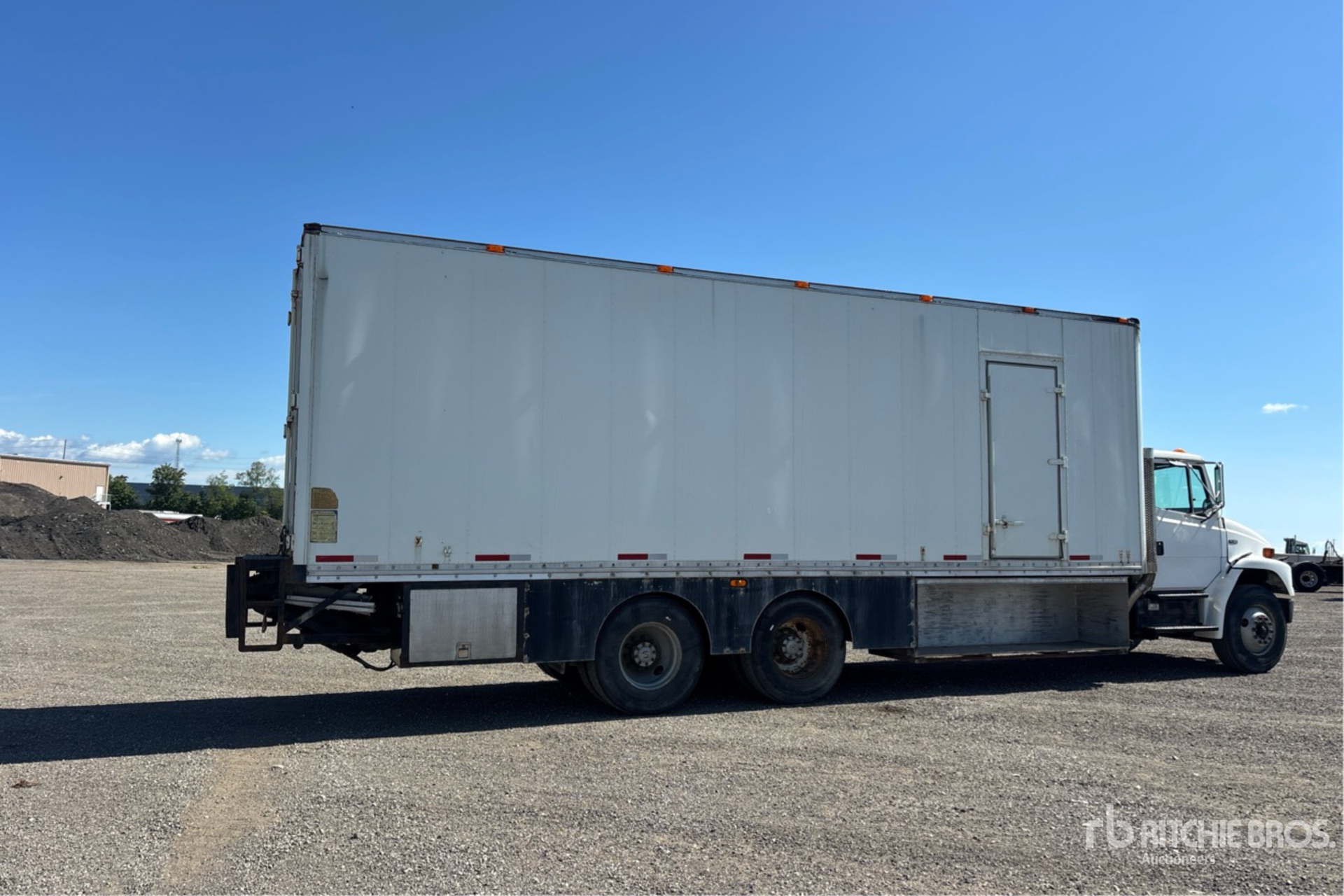 2003 Freightliner FL80