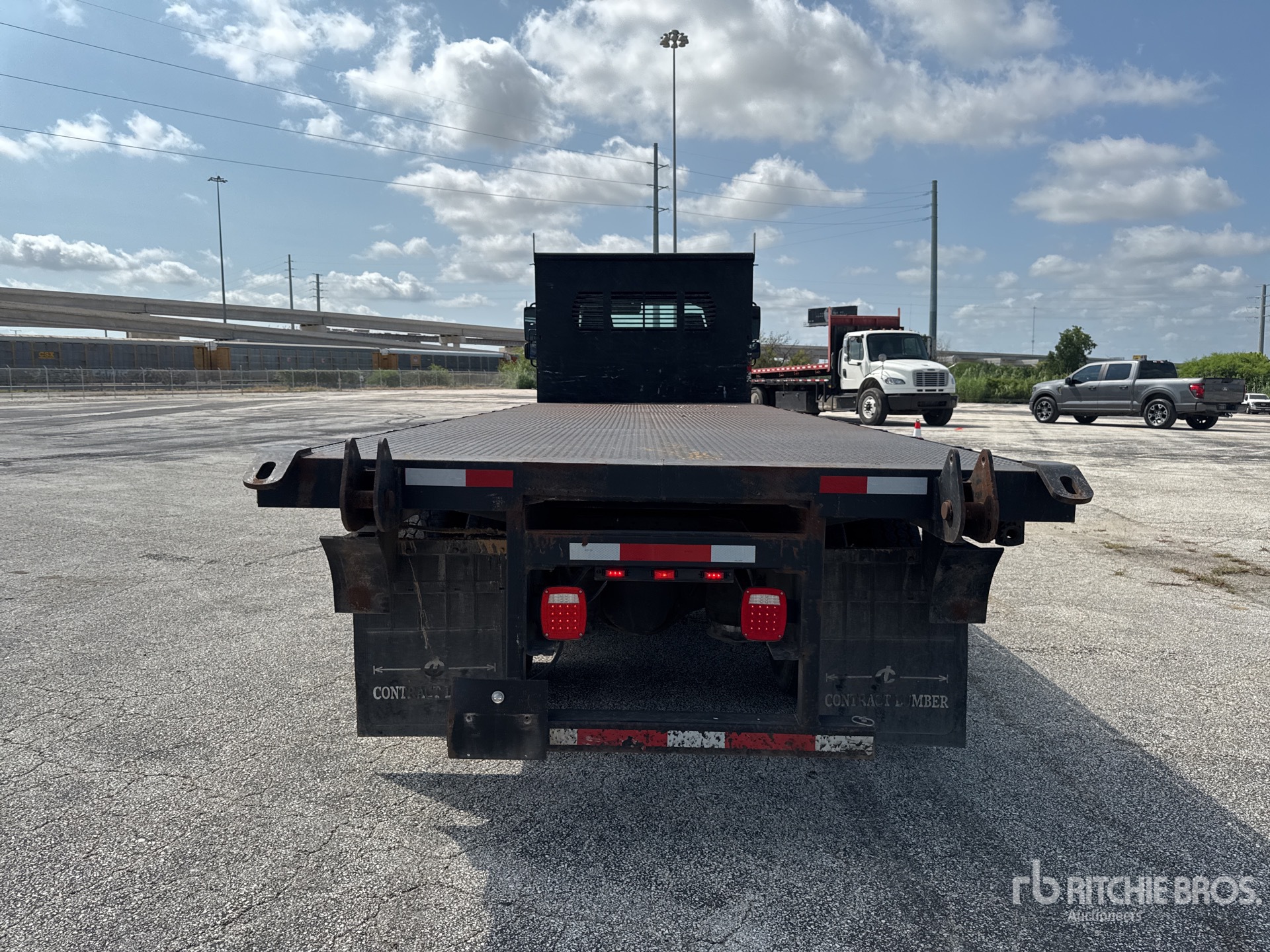 2013 Freightliner M2 106