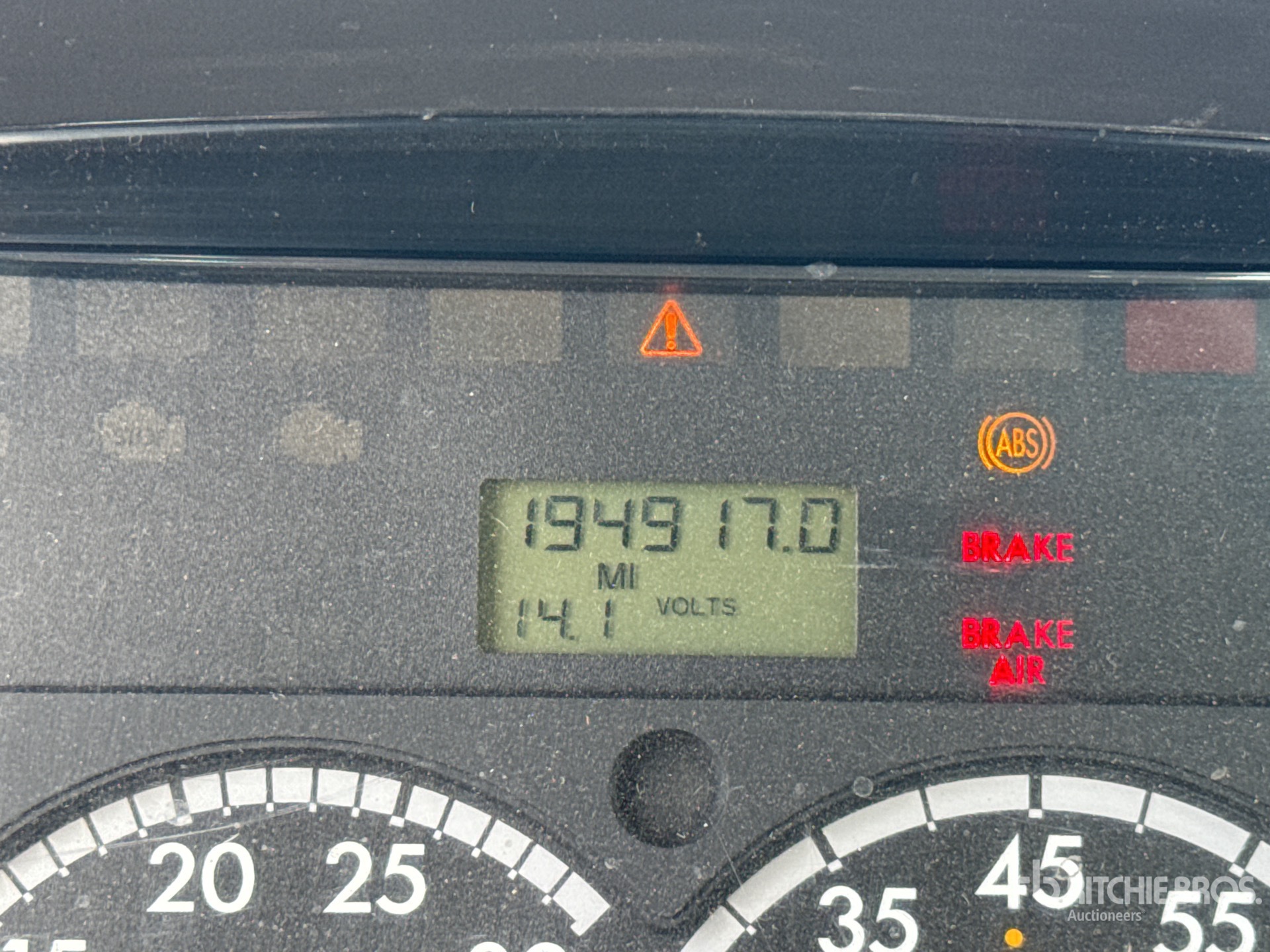 2013 Freightliner M2 106