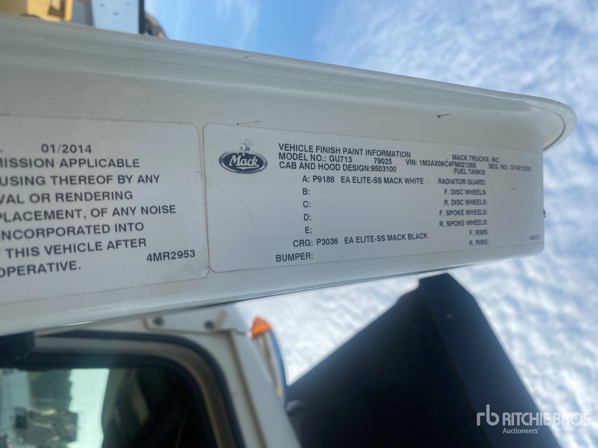 2015 Mack GU713