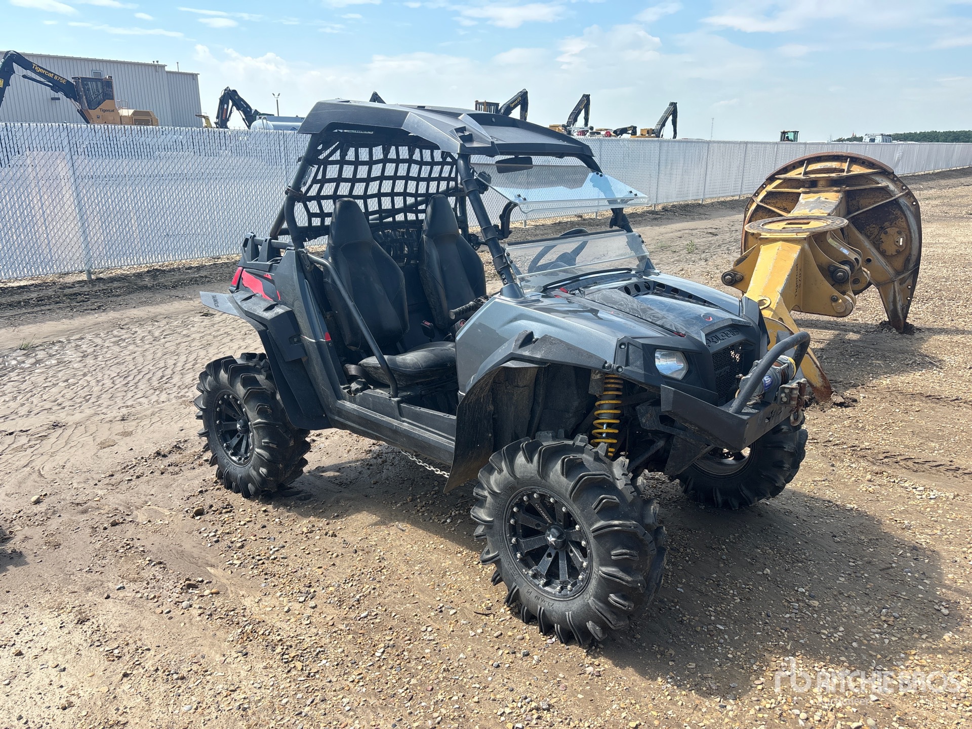General Appearance with Picture, Right Front Corner
