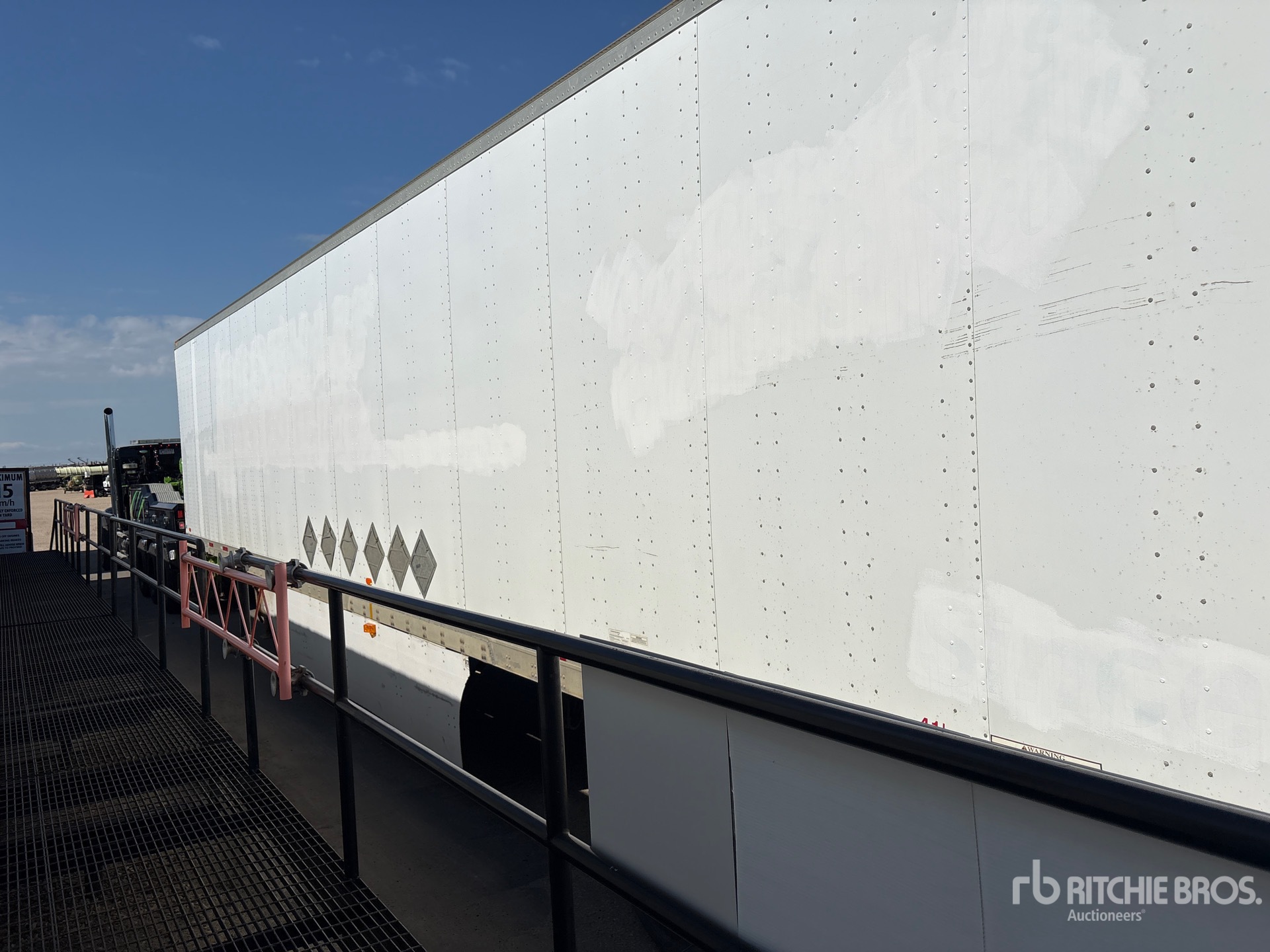 2008 Utility 53 FT TRI/A