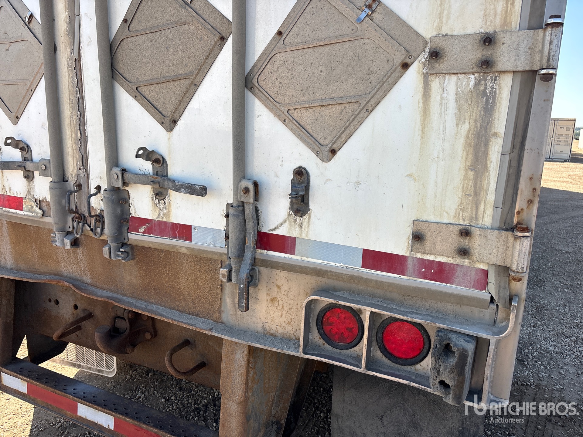2008 Utility 53 FT TRI/A