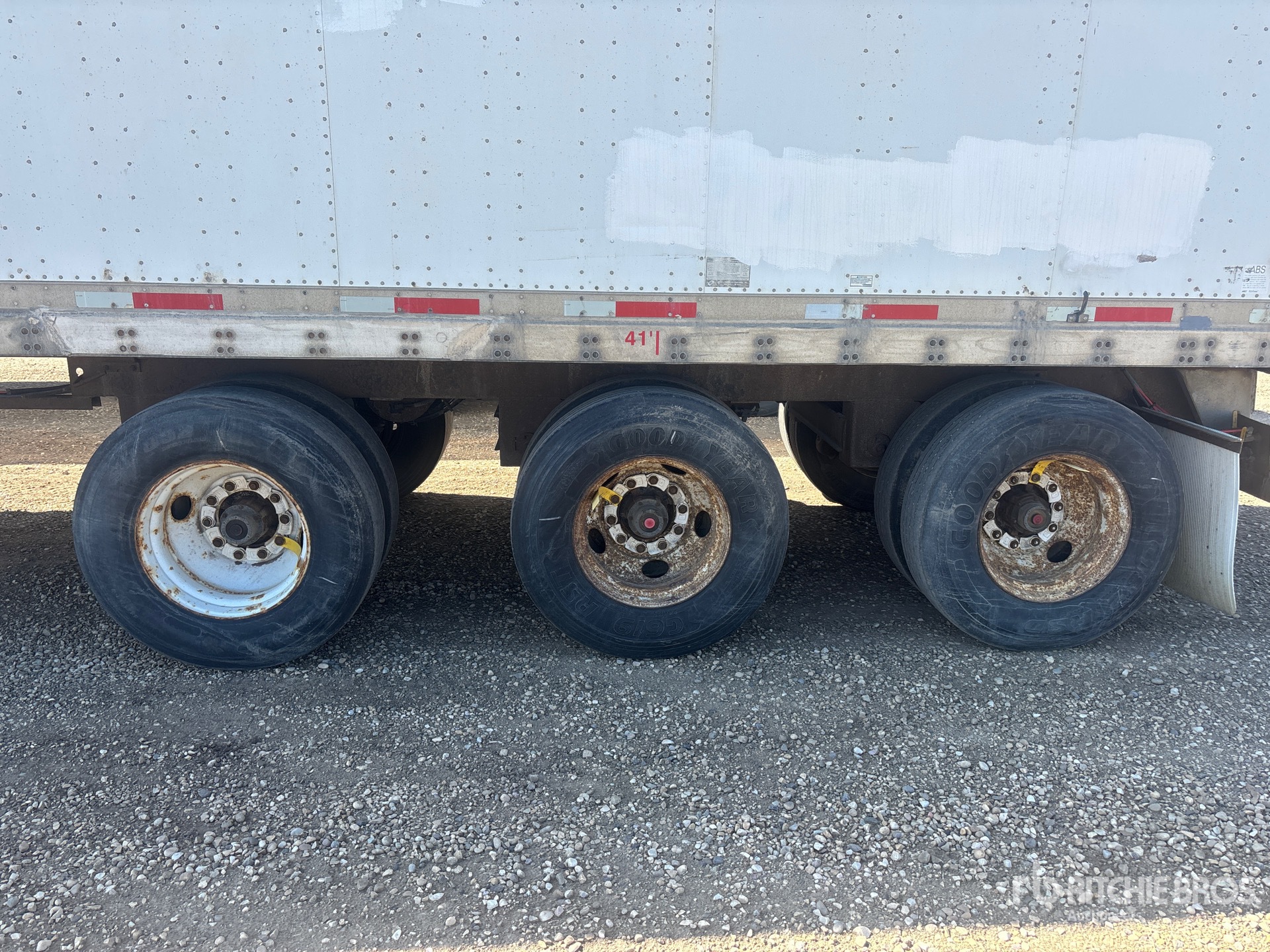 2004 Utility 53 FT TRI/A