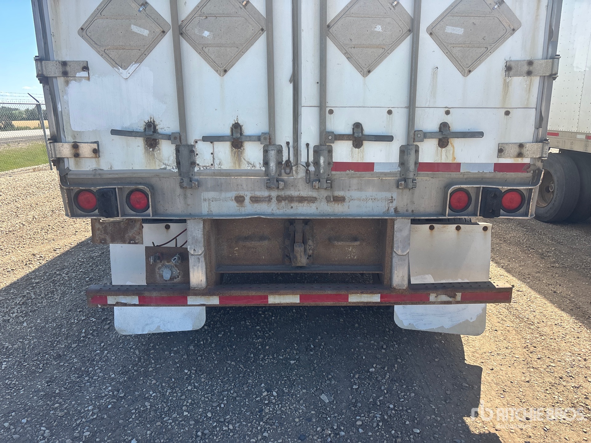 2004 Utility 53 FT TRI/A