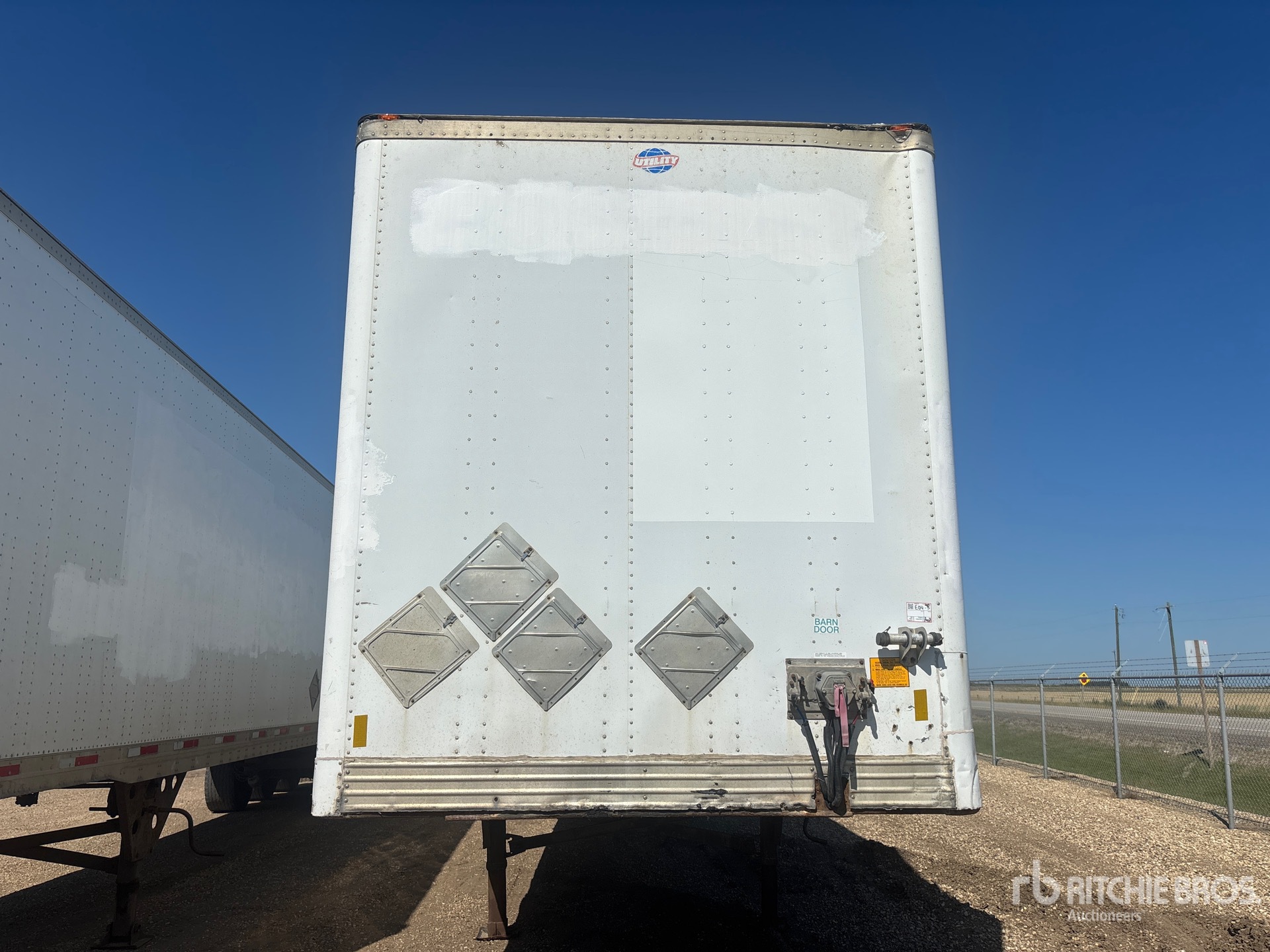 2004 Utility 53 FT TRI/A