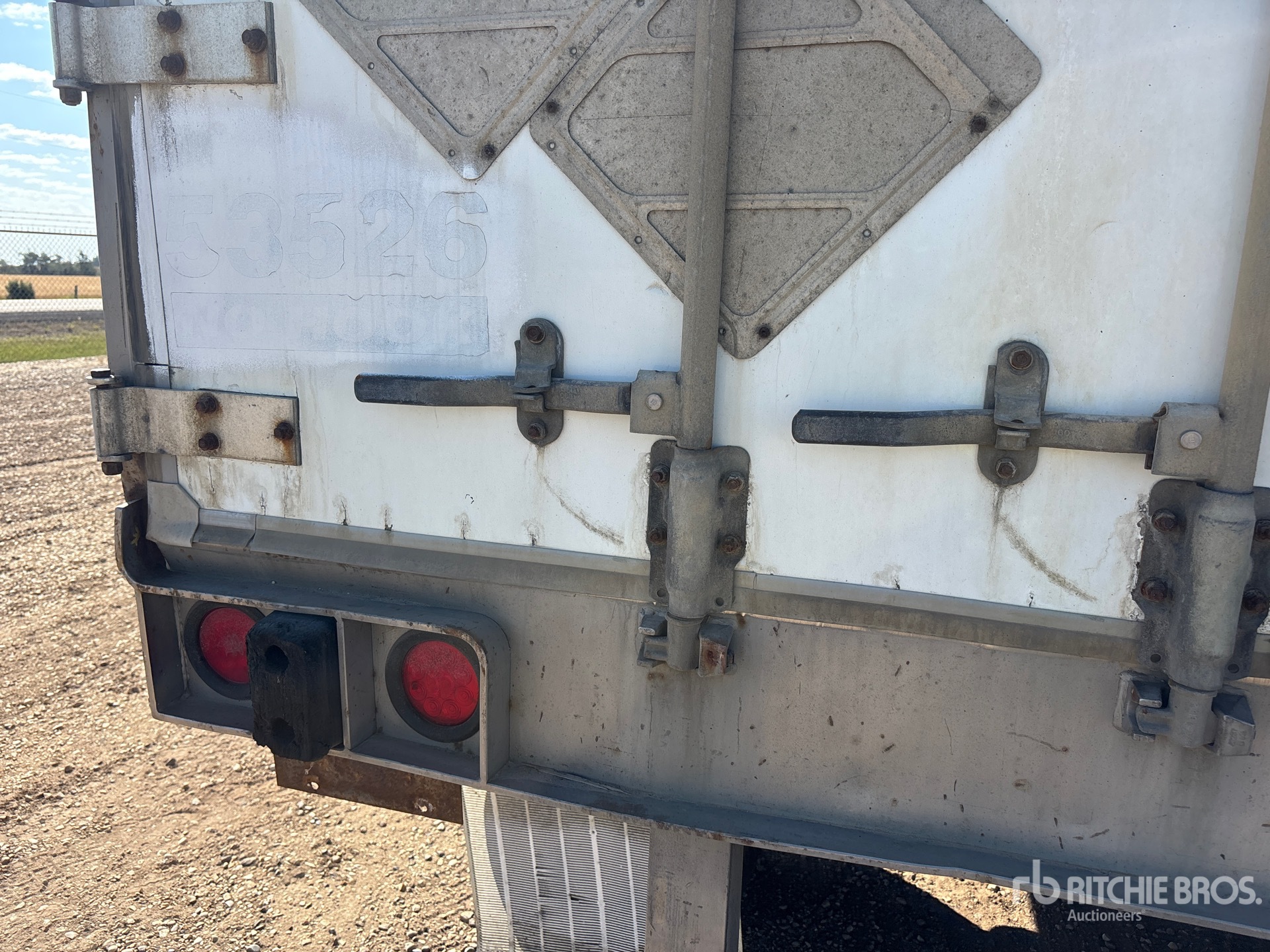 2004 Utility 53 FT TRI/A