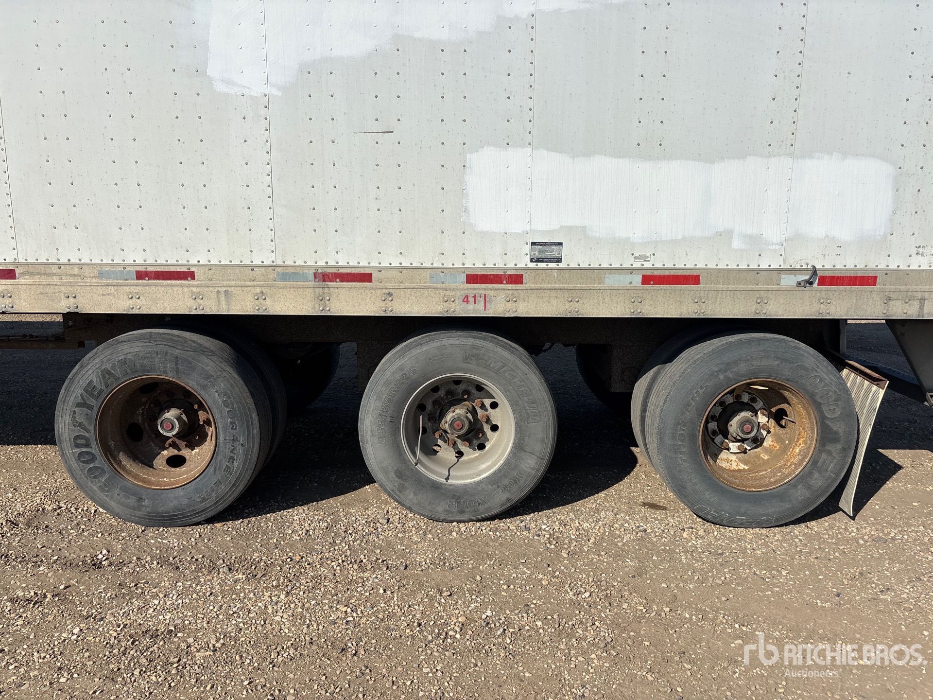 2004 Utility 53 FT TRI/A