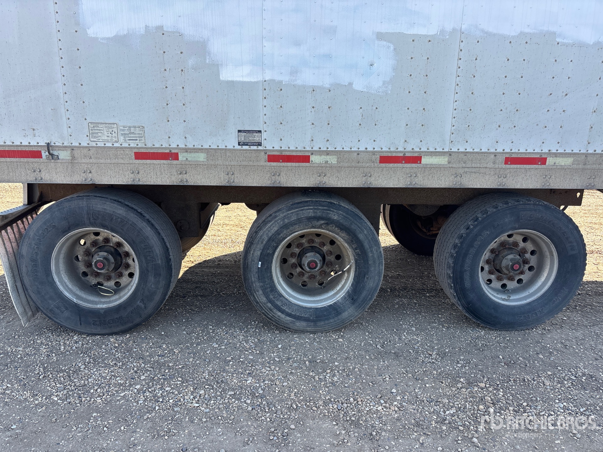 2004 Utility 53 FT TRI/A