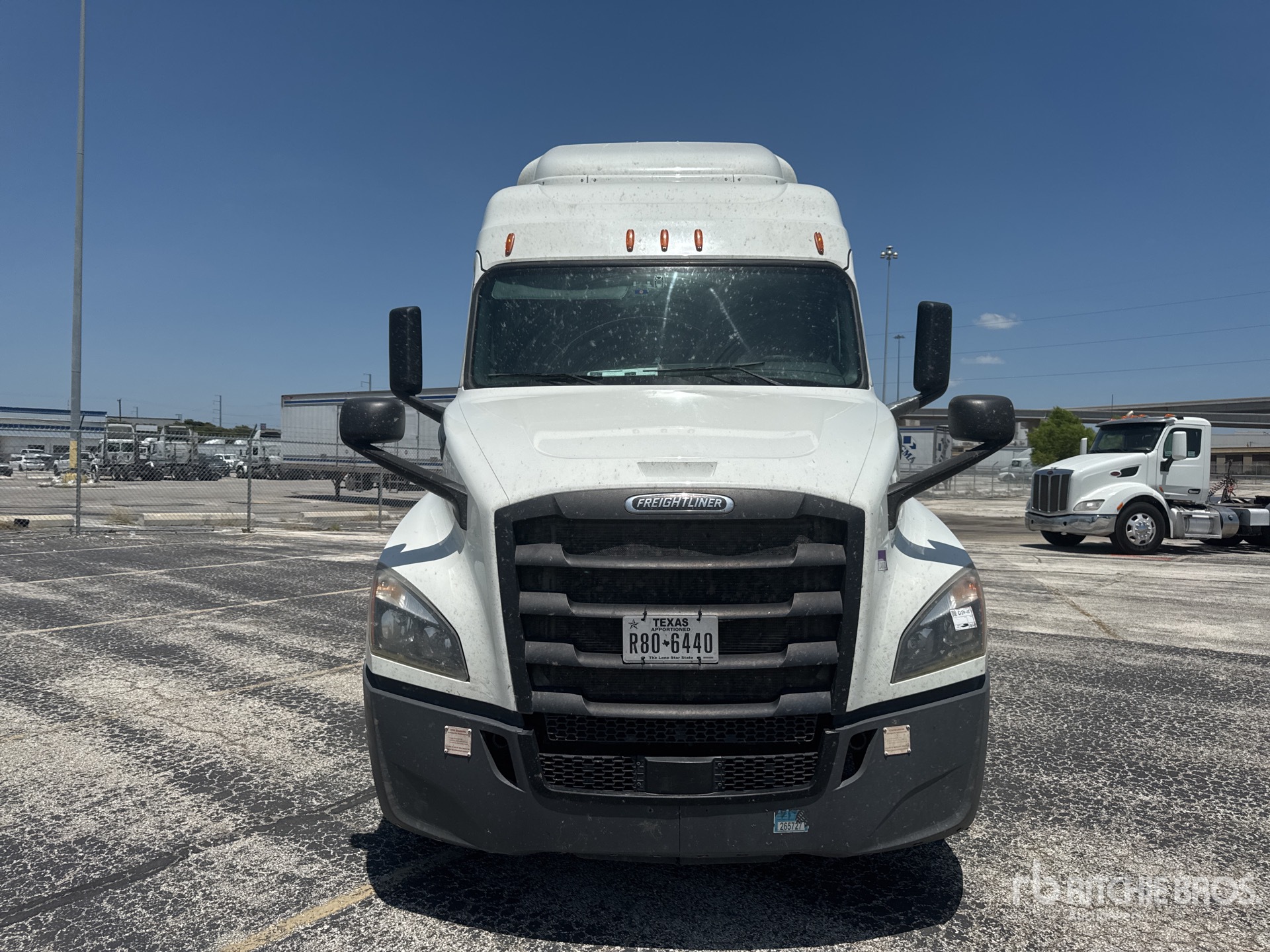2019 Freightliner CASCADIA 126