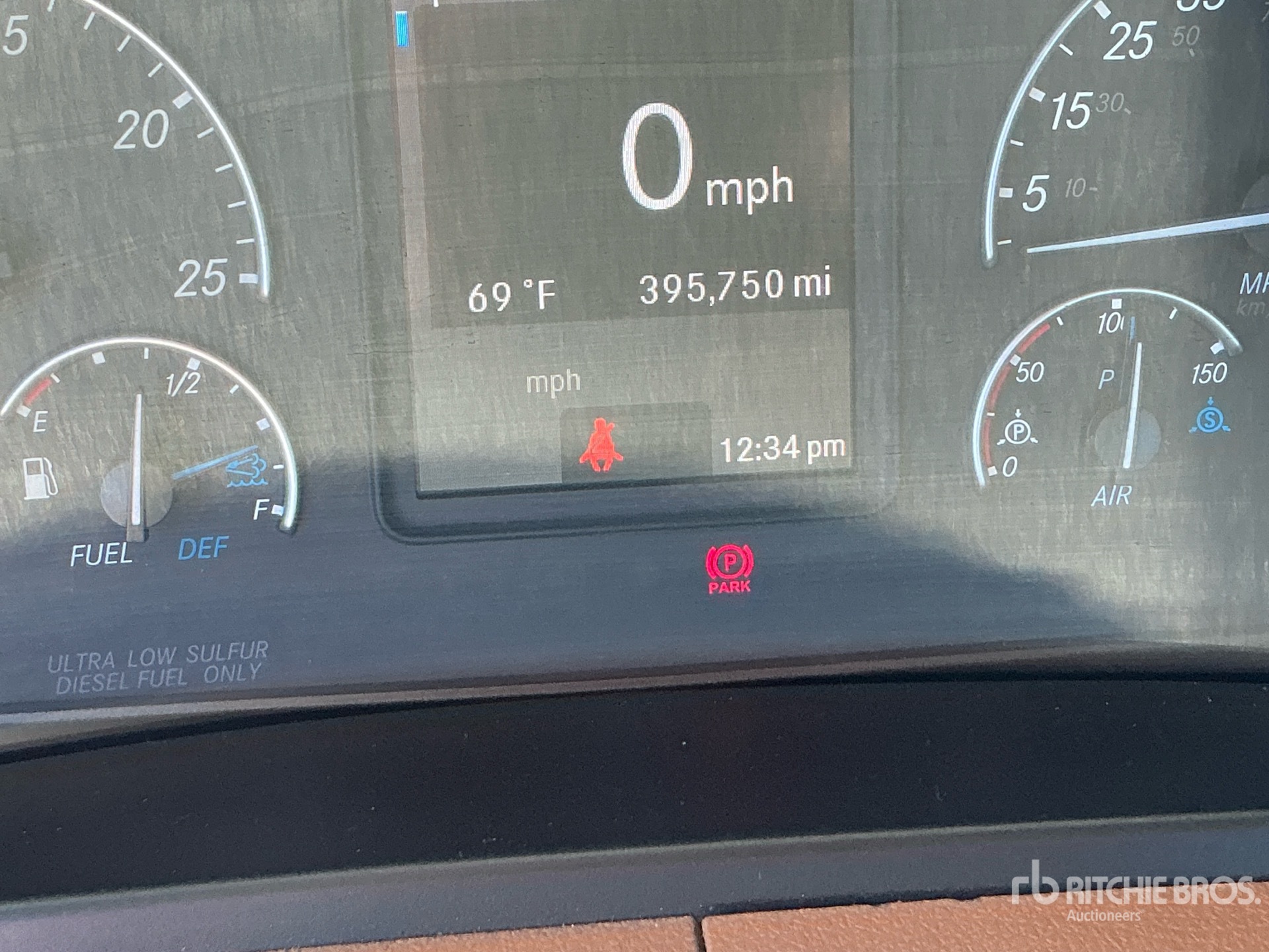 2019 Freightliner CASCADIA 126