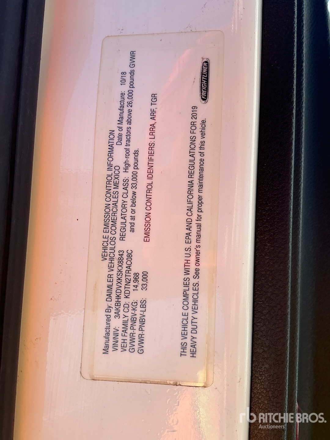 2019 Freightliner CASCADIA 126