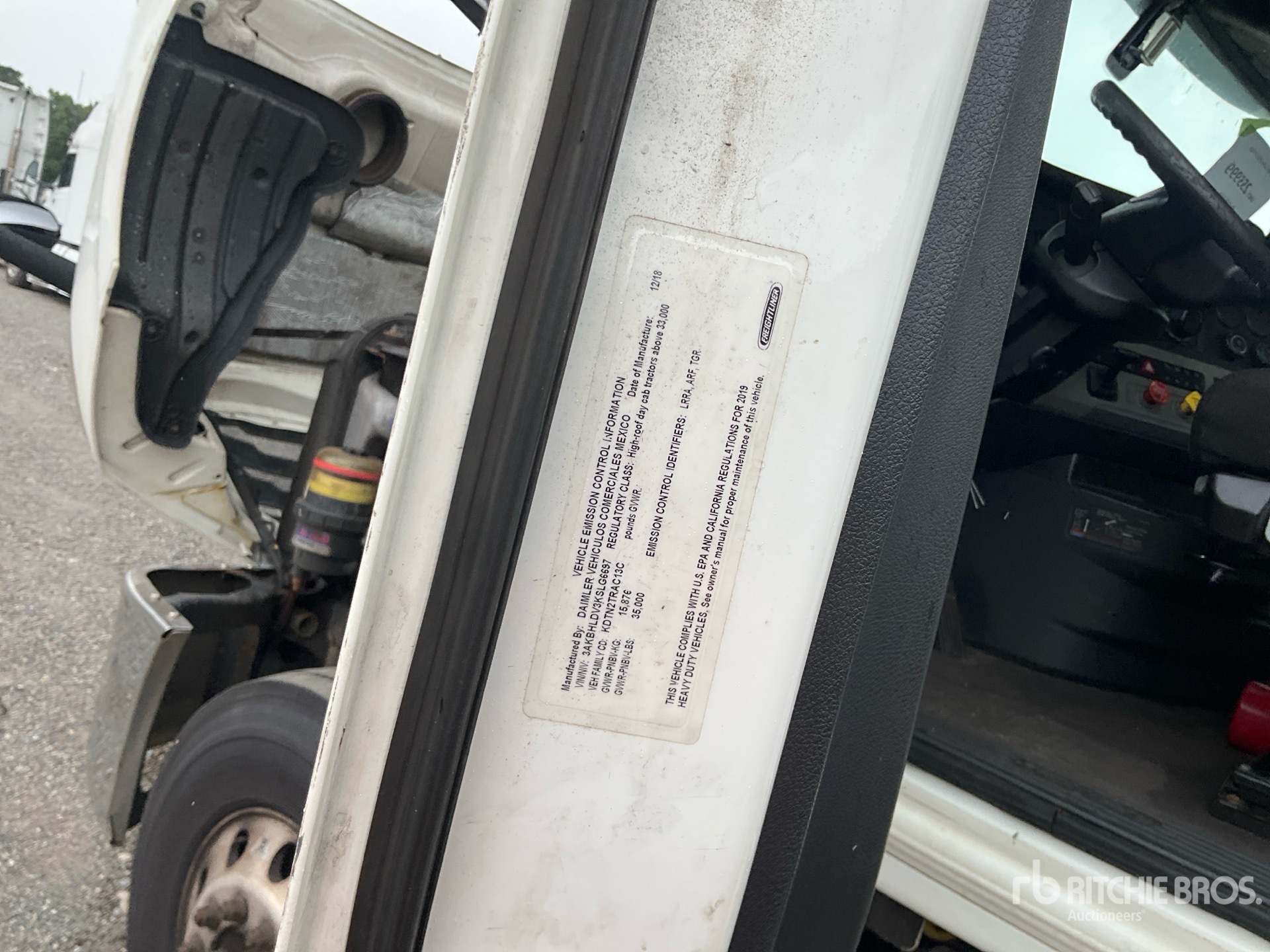 2019 Freightliner CASCADIA 126