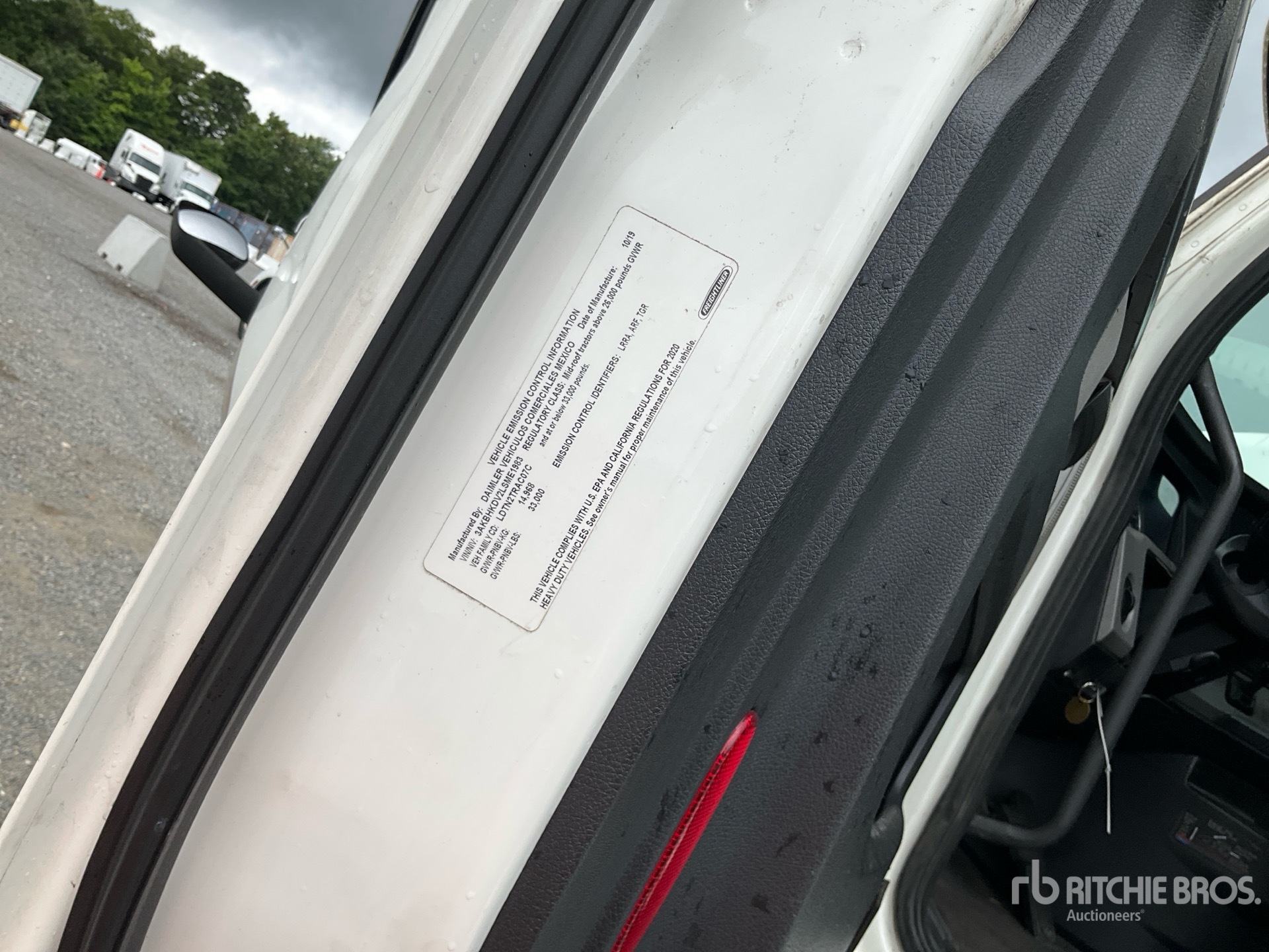 2020 Freightliner CASCADIA 126
