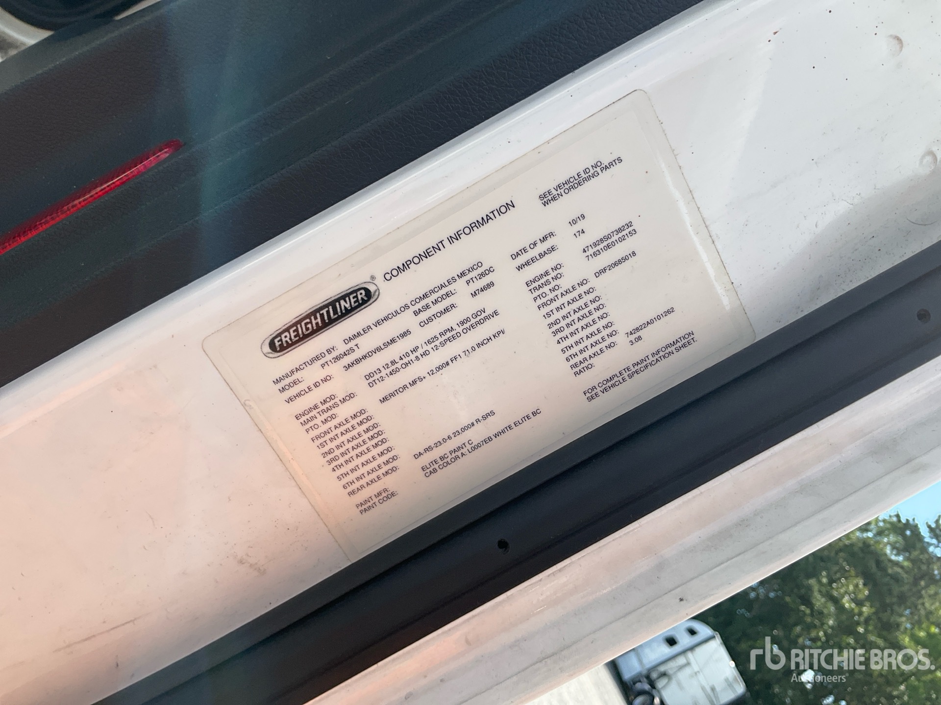 2020 Freightliner CASCADIA 126