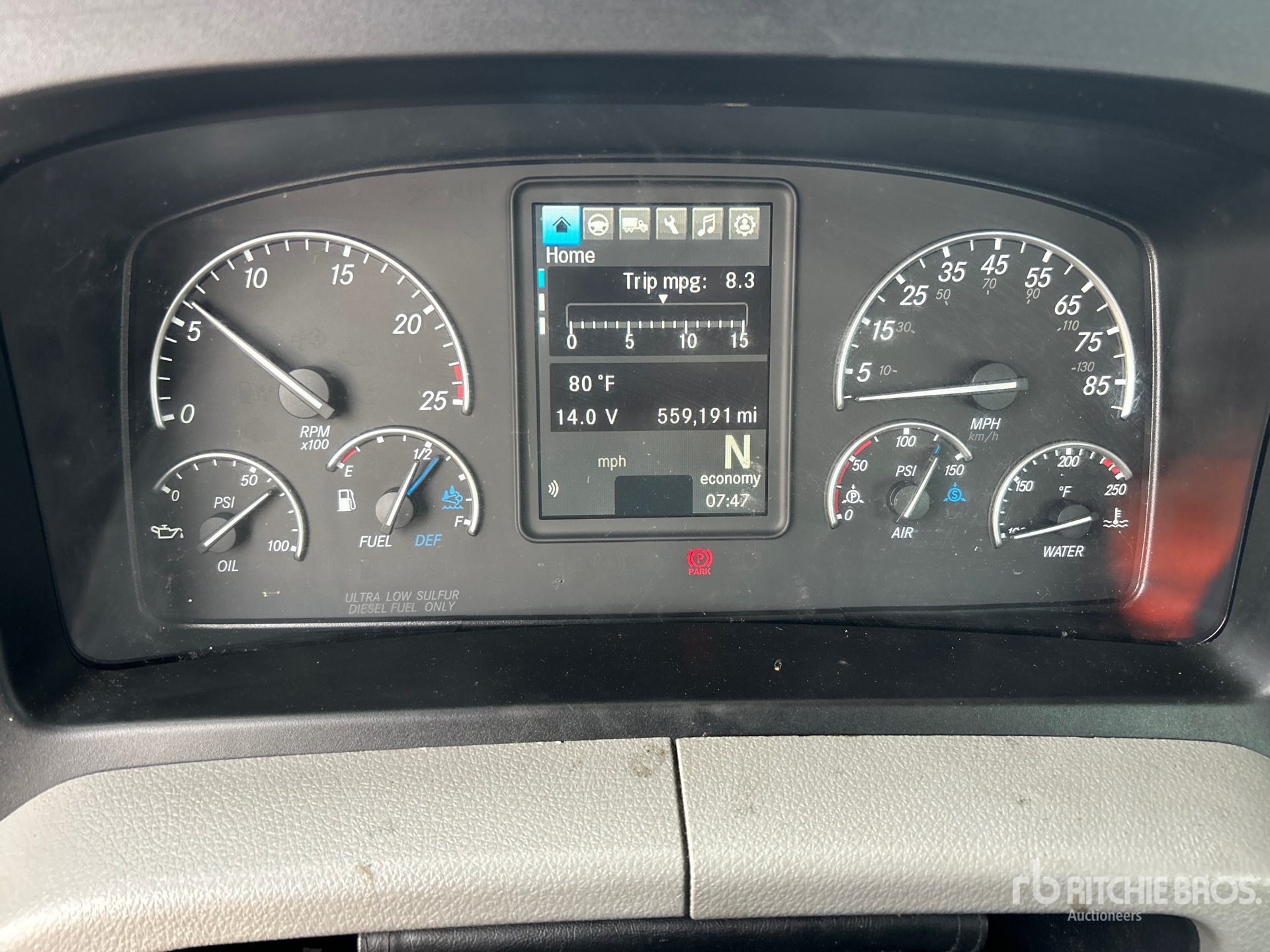 2020 Freightliner CASCADIA 126