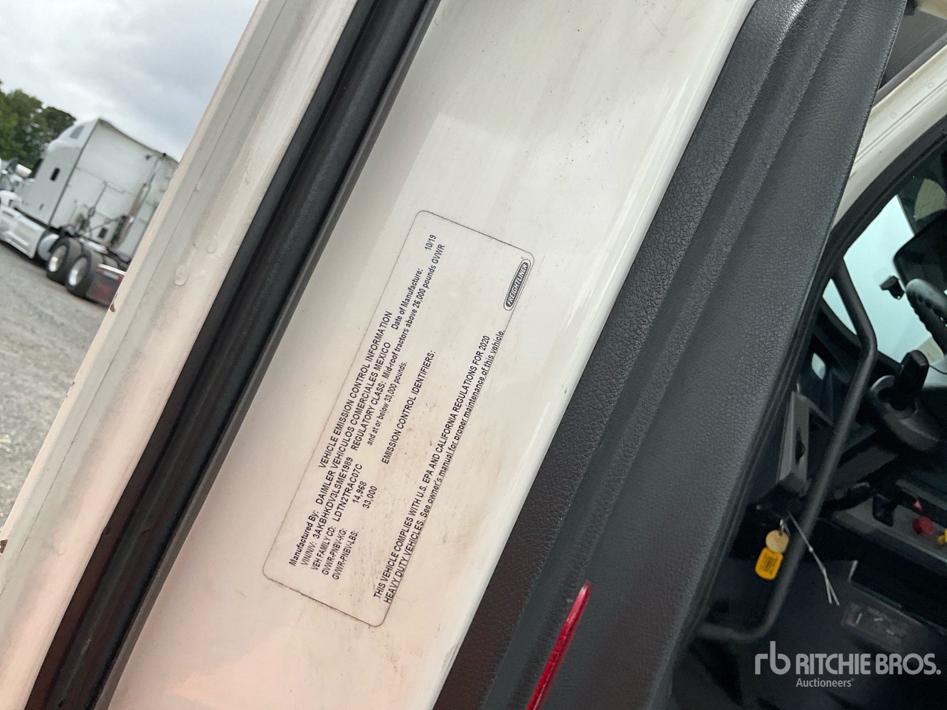 2020 Freightliner CASCADIA 126