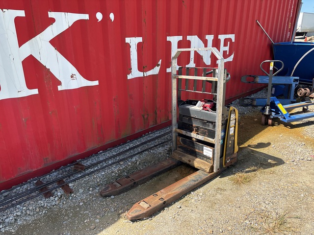 2016 Yale MPB045VGN24T2748 4510 lb Electric Pallet Jack