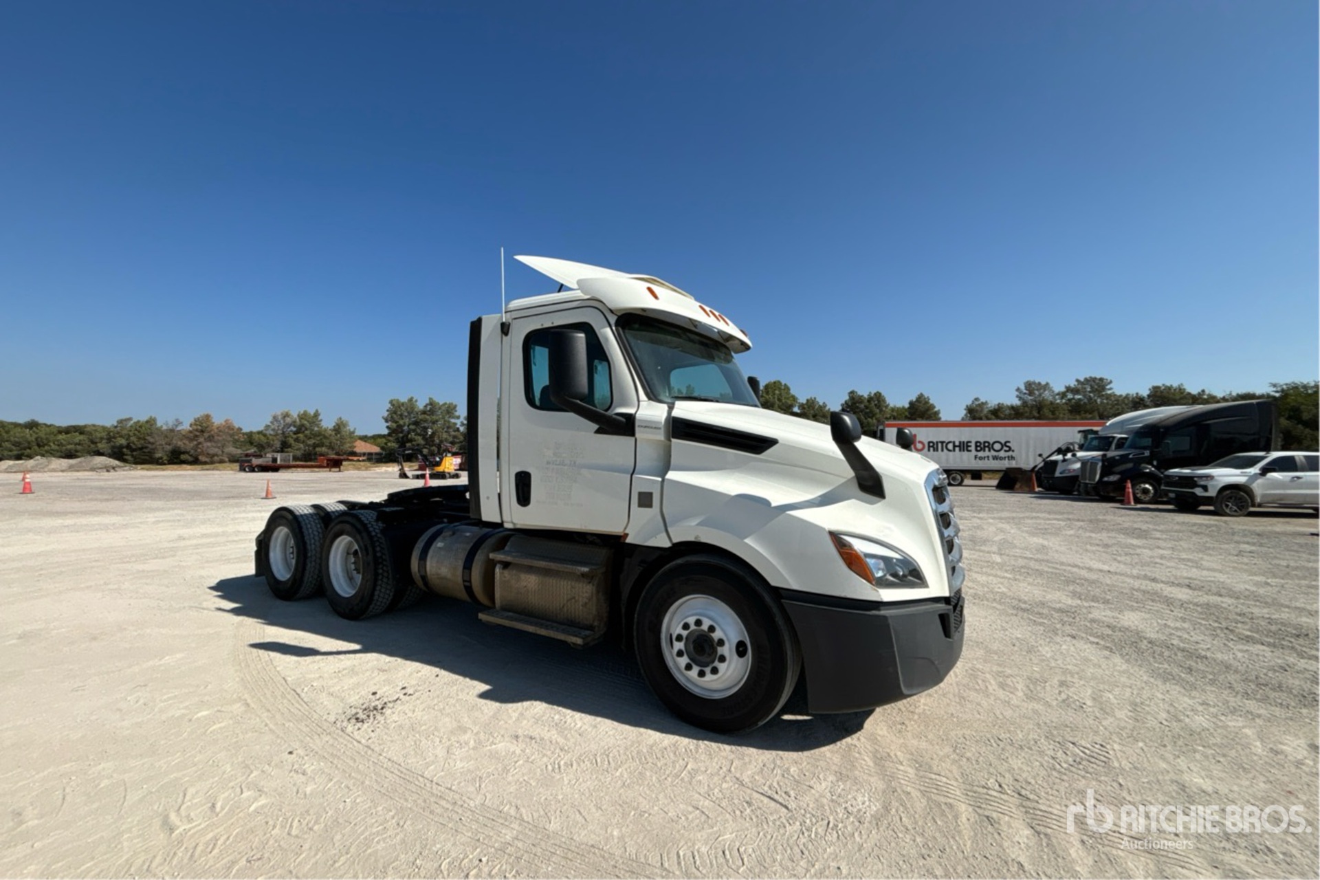 2018 Freightliner CASCADIA 126