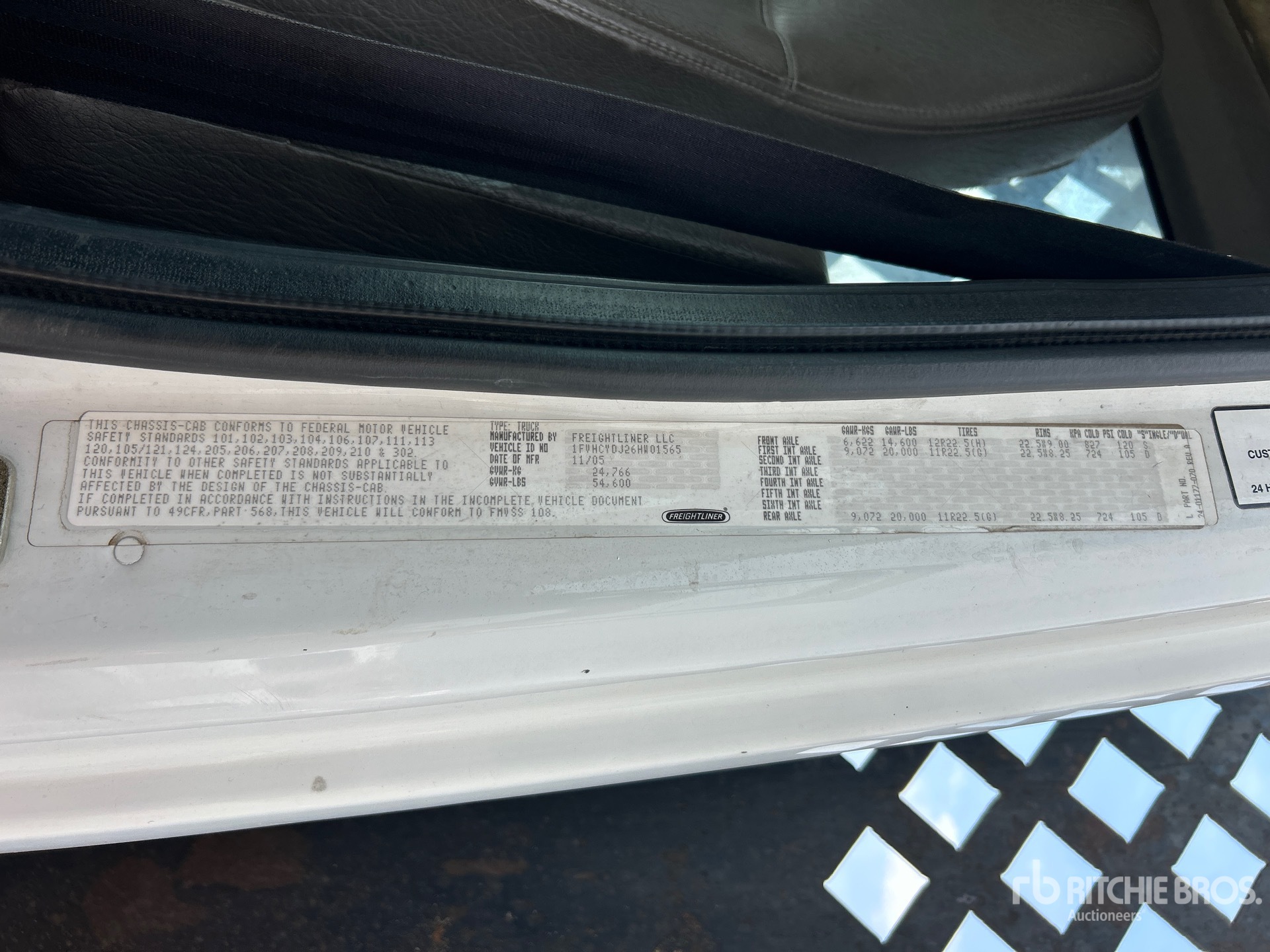 2006 Freightliner M2 106