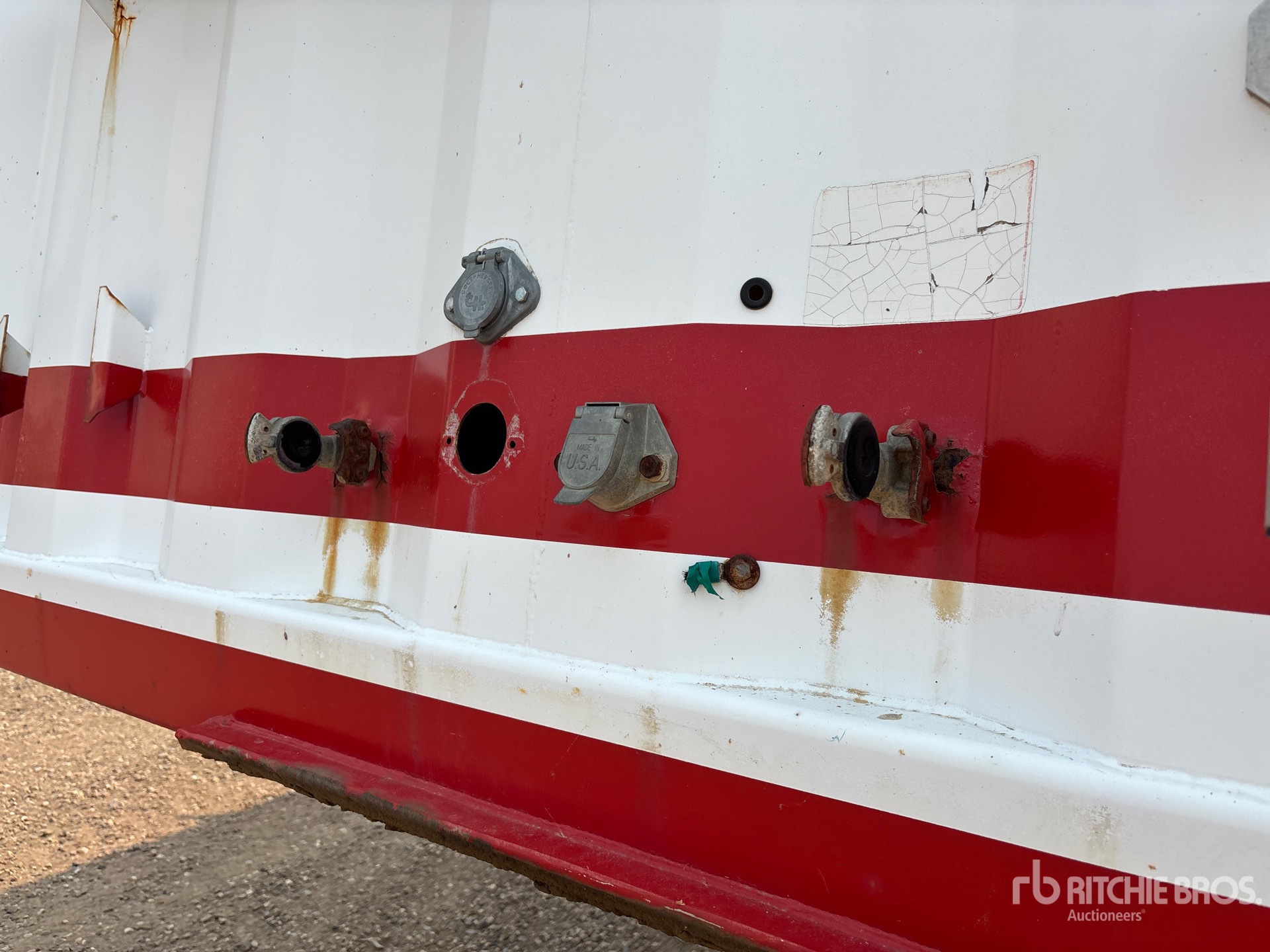 Doepker 28 FT TRI/A SUPER B-TRAIN LEAD