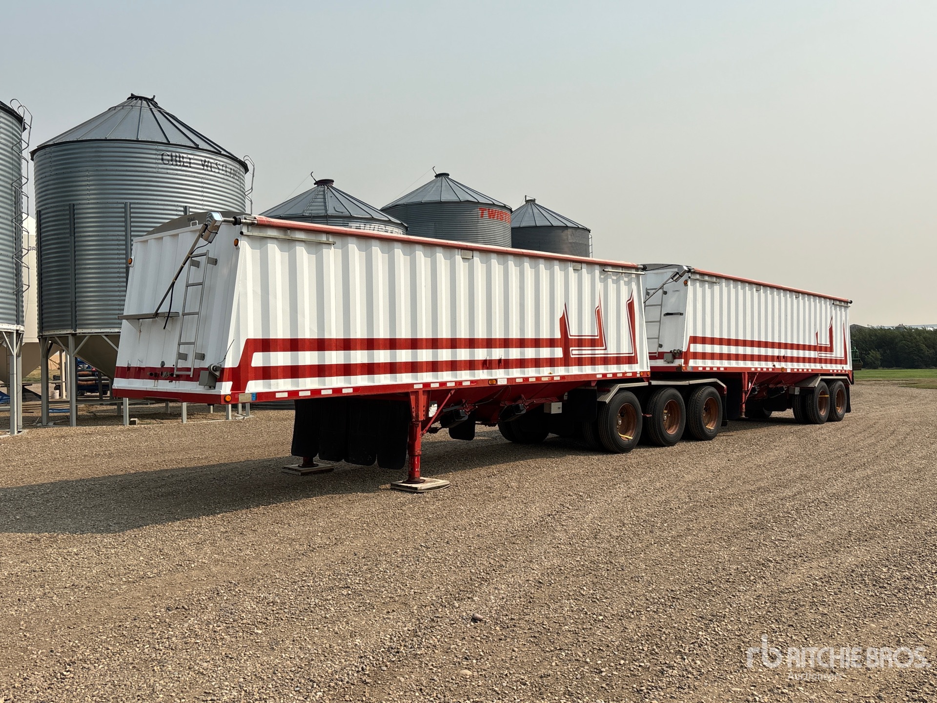 Photo of Doepker 28 ft Tri/A Super B-Train Lead