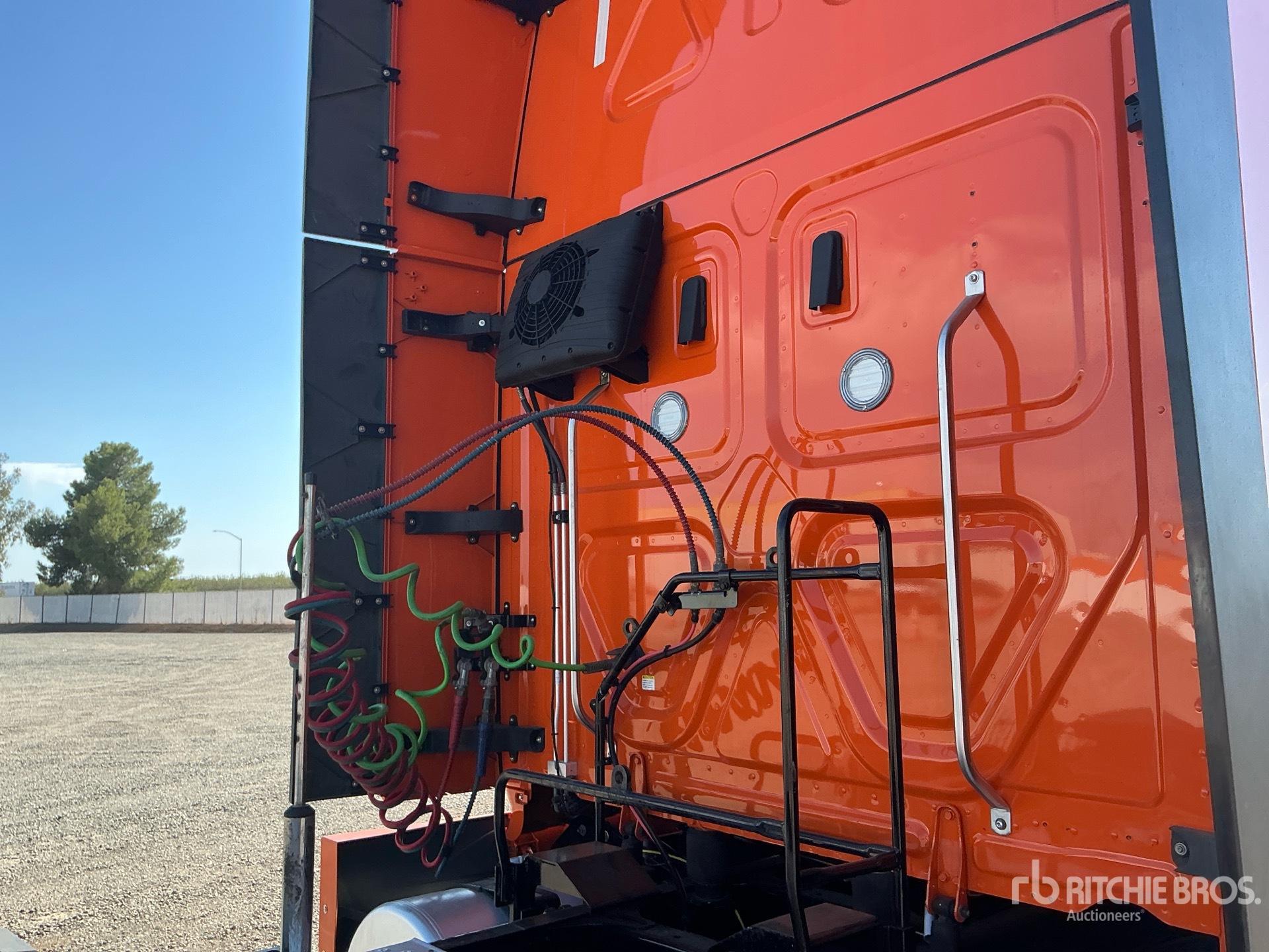 2024 Freightliner CASCADIA 126