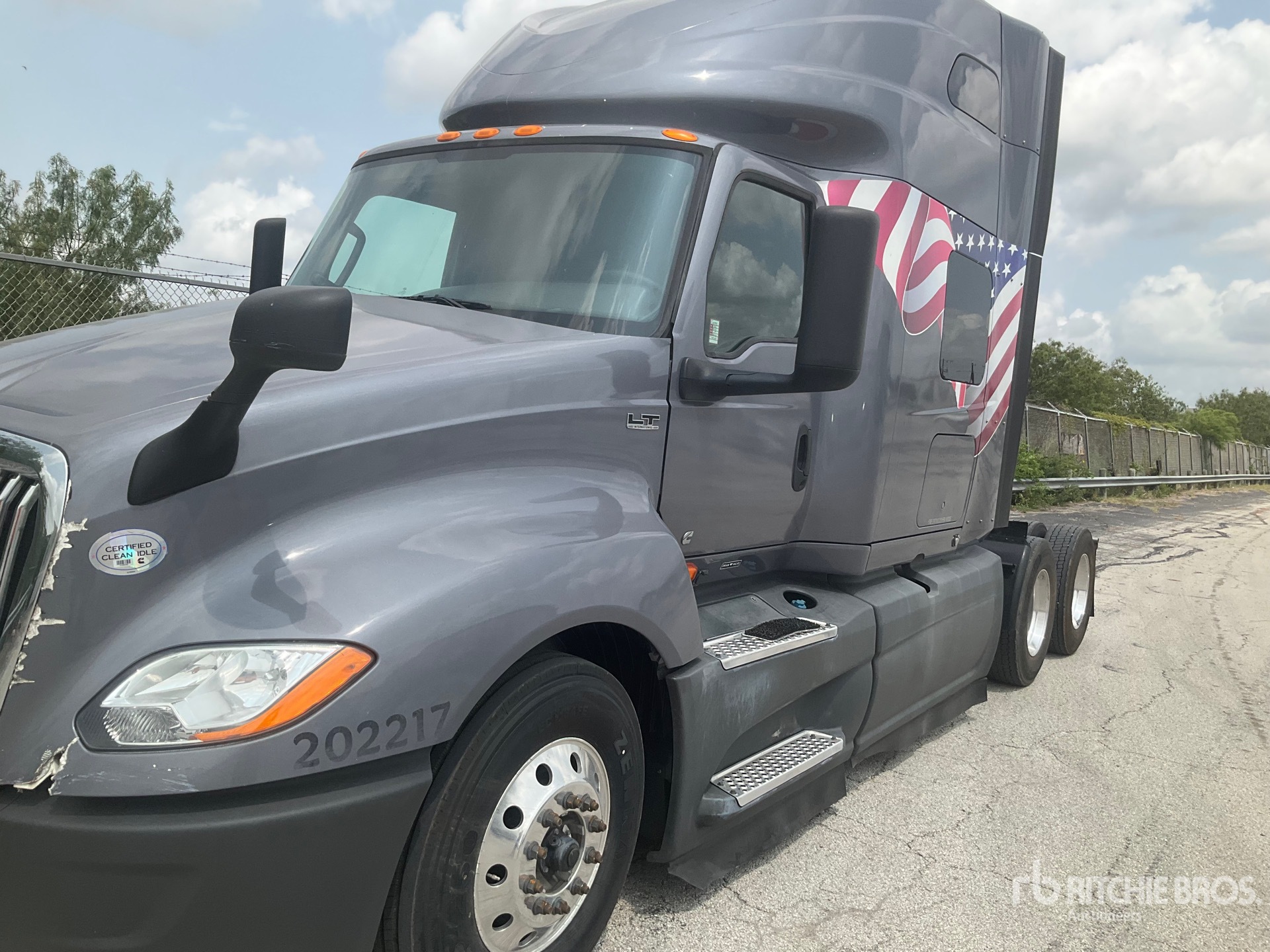 2022 International LT625