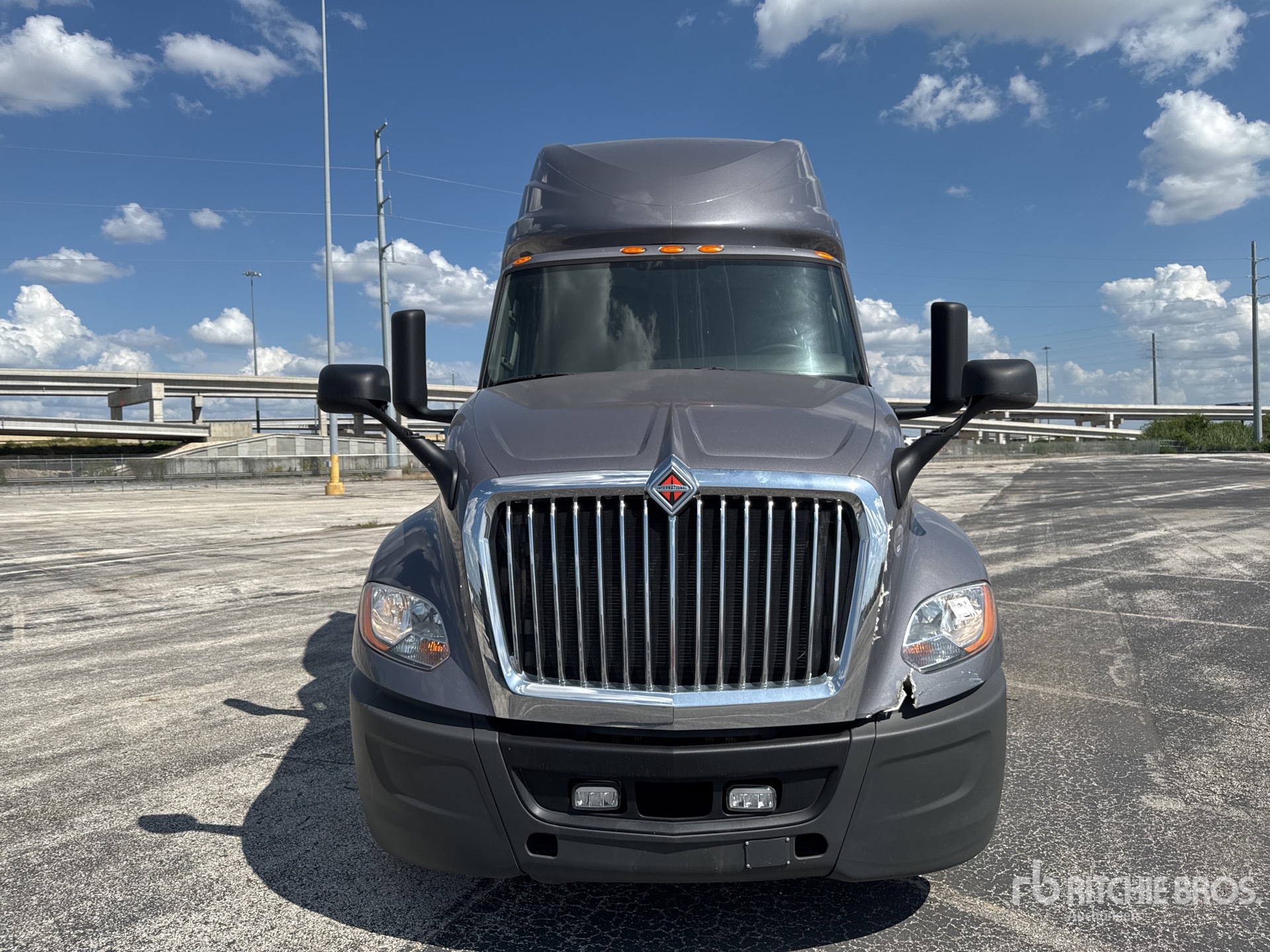 2022 International LT625