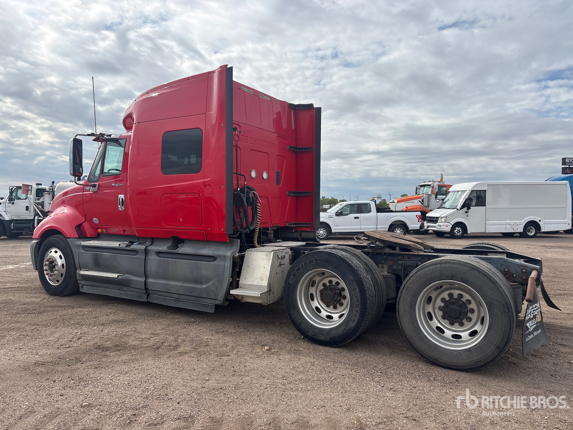 2014 International LF687