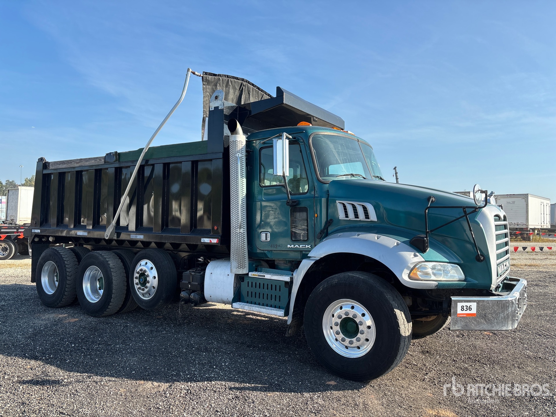 2014 Mack GU813