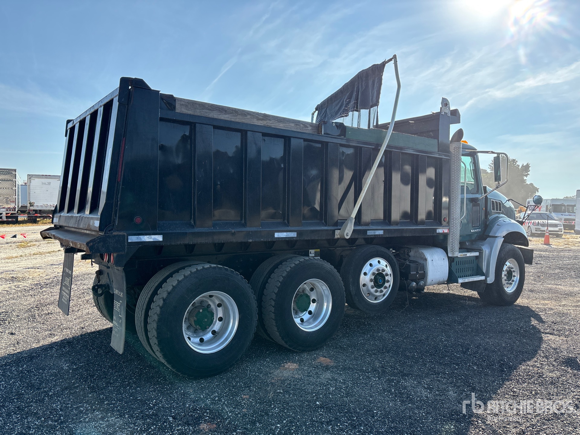2014 Mack GU813