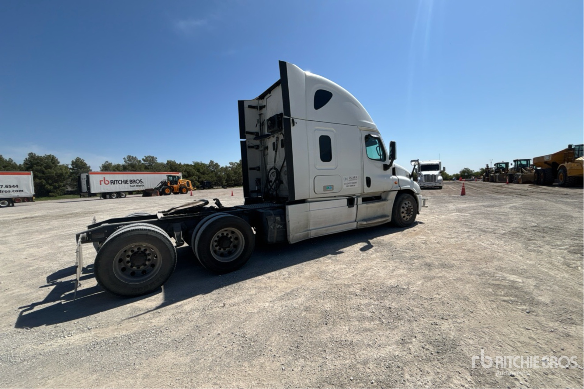 2016 Freightliner CASCADIA 125