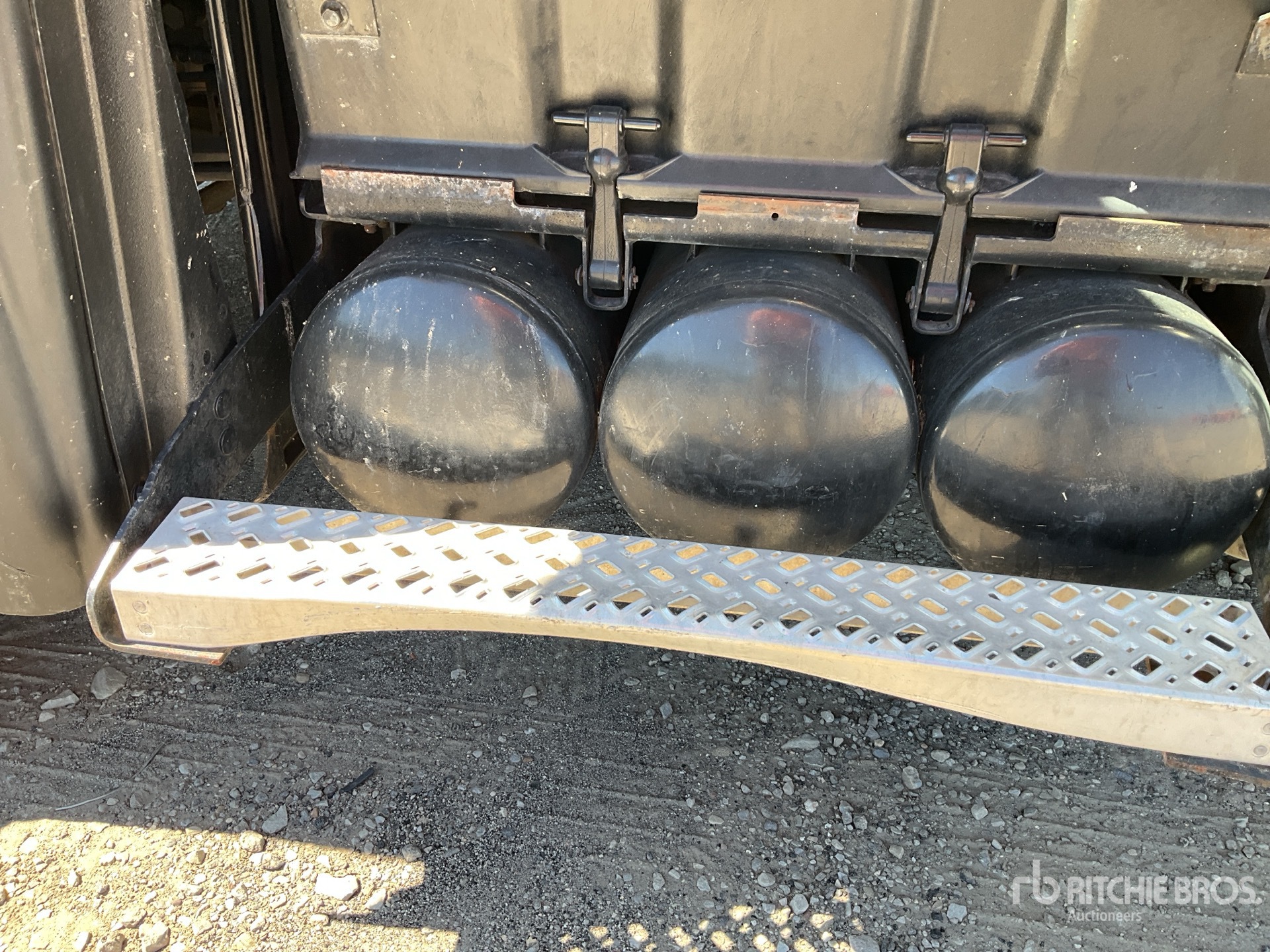2010 Mack CXU613