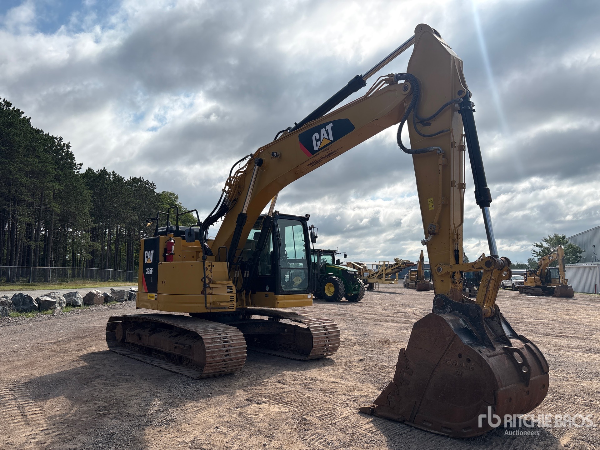 2017 Caterpillar 325F