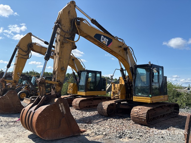 2017 Cat 325f L Cr Tracked Excavator