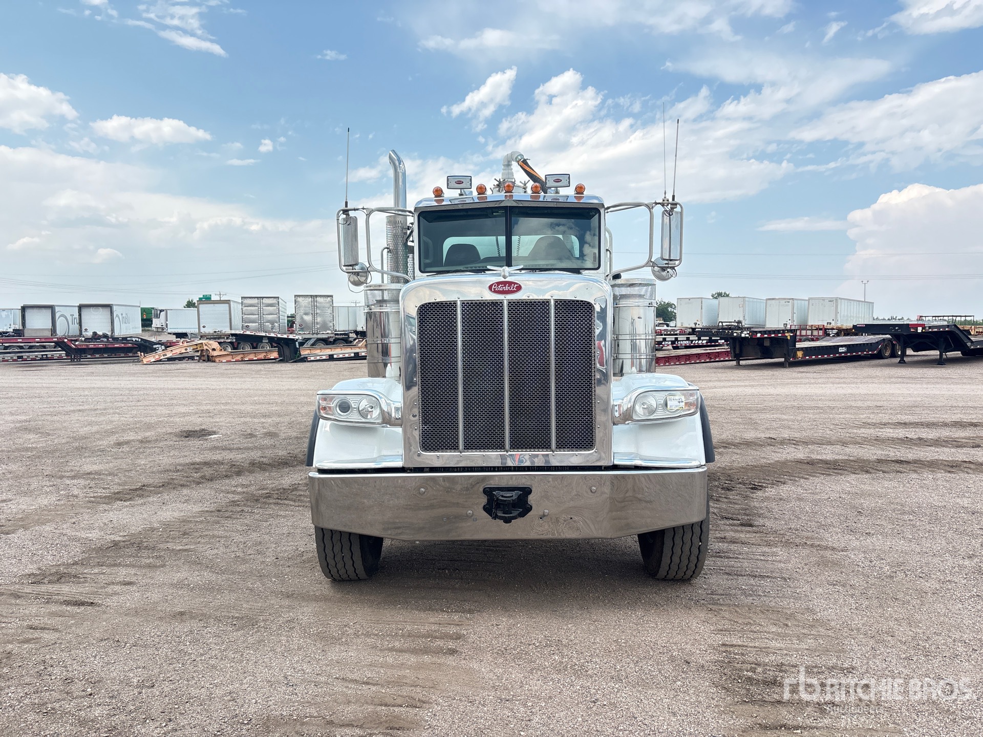 2013 Peterbilt 567