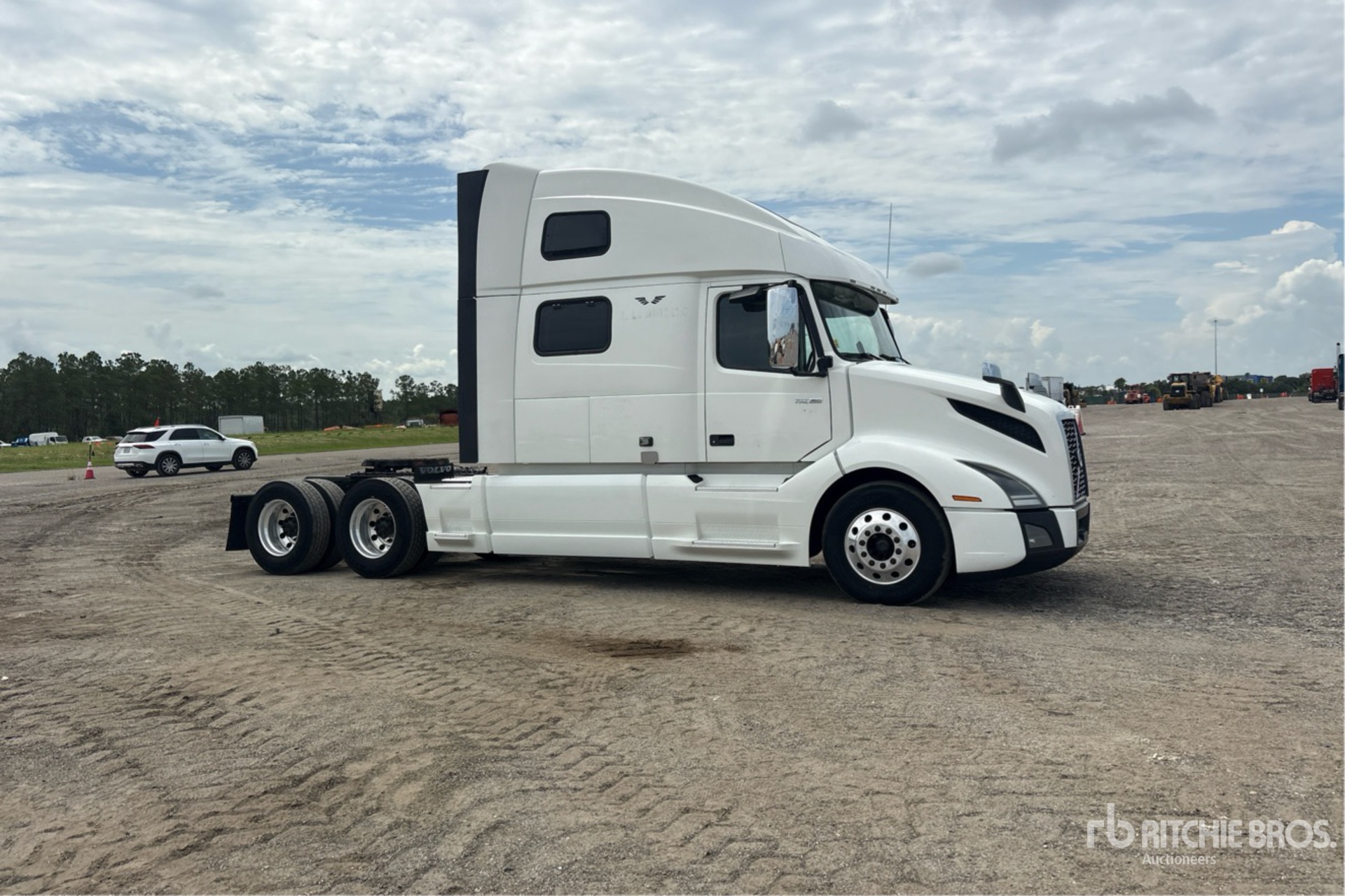 2020 Volvo VNL