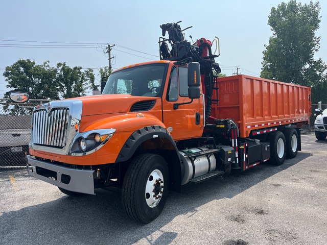 2019 Palfinger Q150Z Knuckle Boom on 2019 International WorkStar 7600 6x4 Dump body Boom Truck