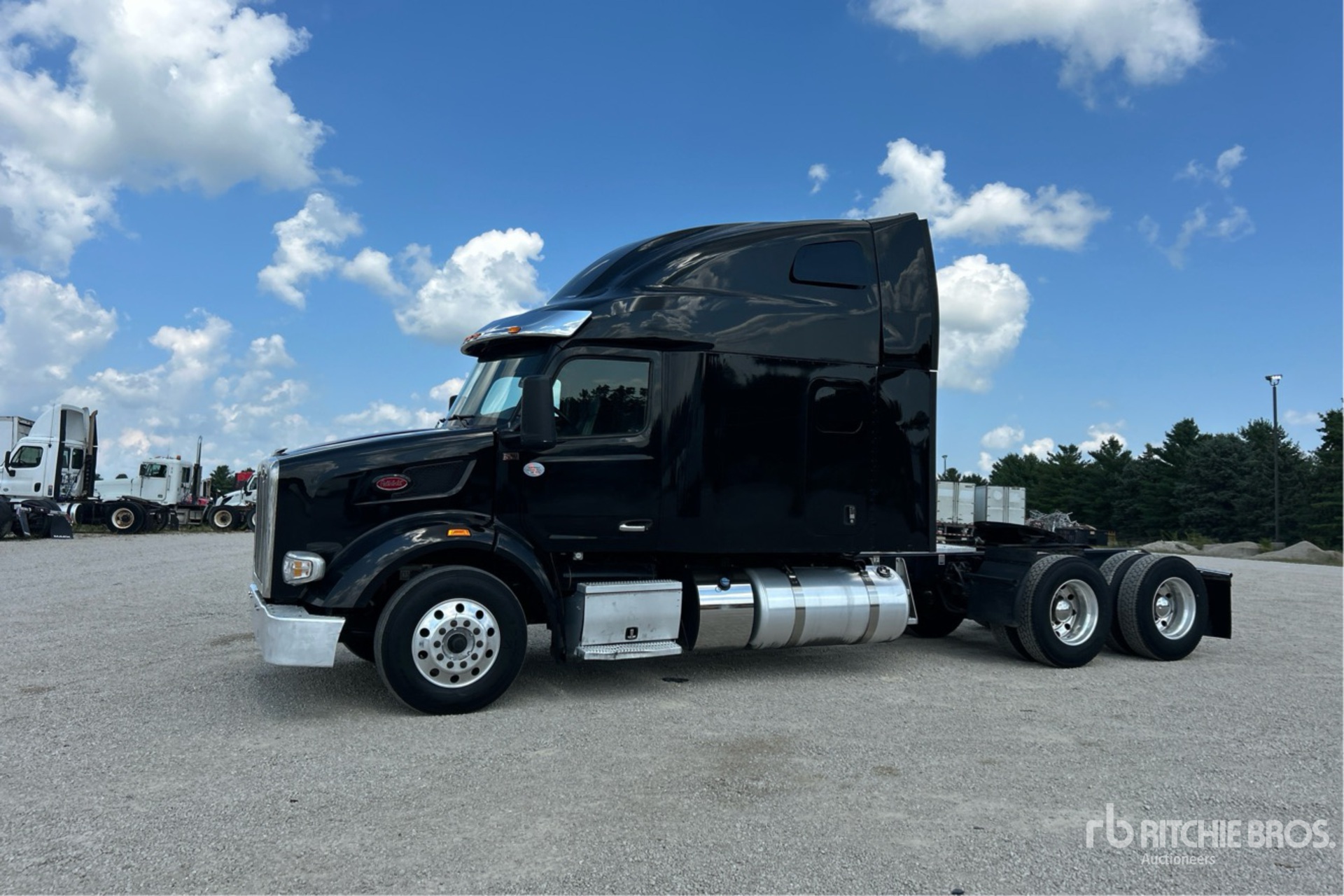 2023 Peterbilt 567