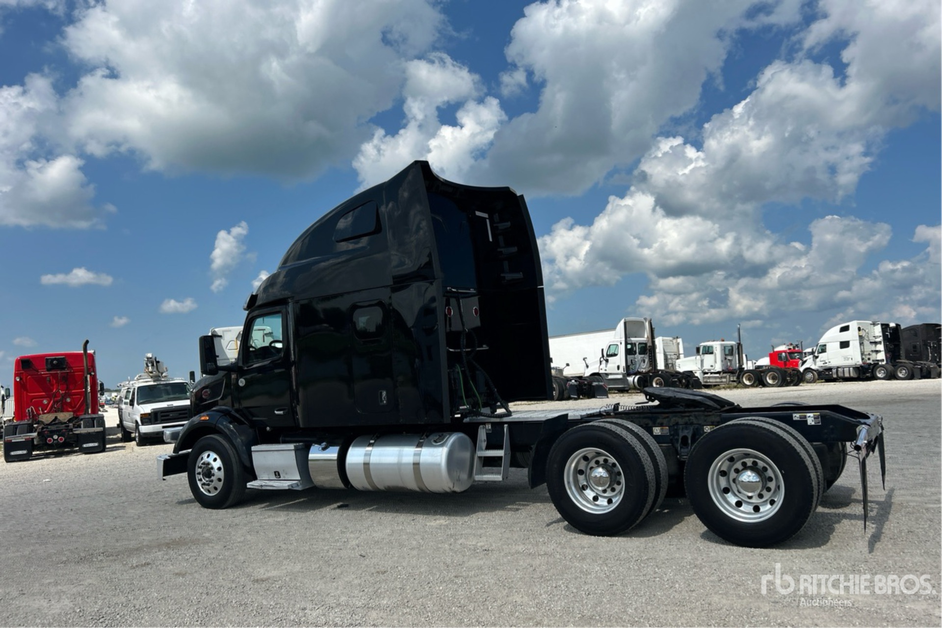 2023 Peterbilt 567
