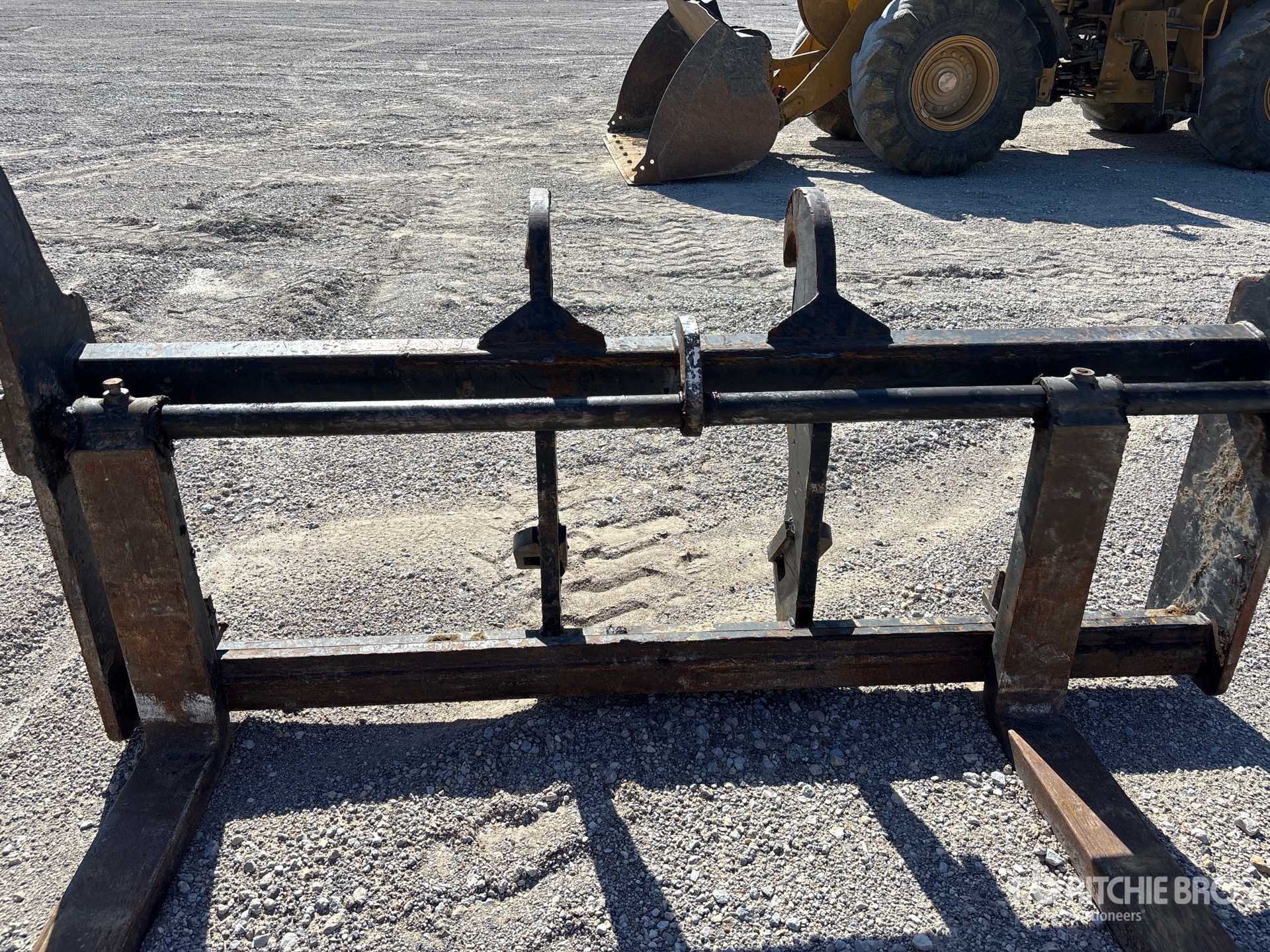 Caterpillar 72 in Q/C - Fits Cat 838M
