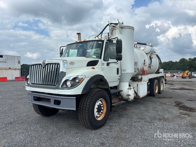 2009 International 7600 Vacuum Tanker Truck