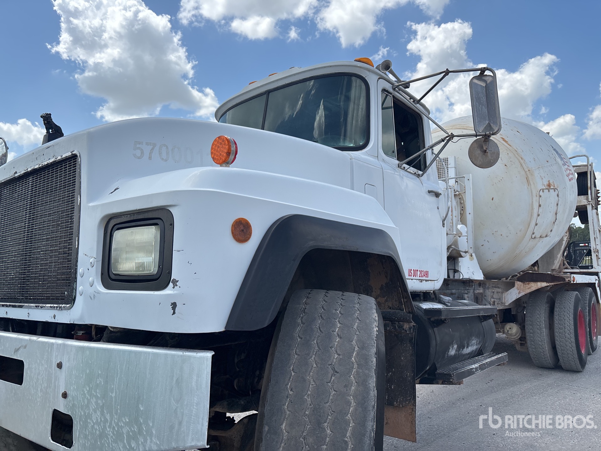 2000 Mack RD690S