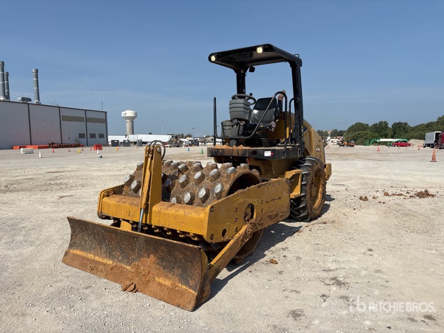 2015 Cat Cp44 Padfoot Drum Compactor