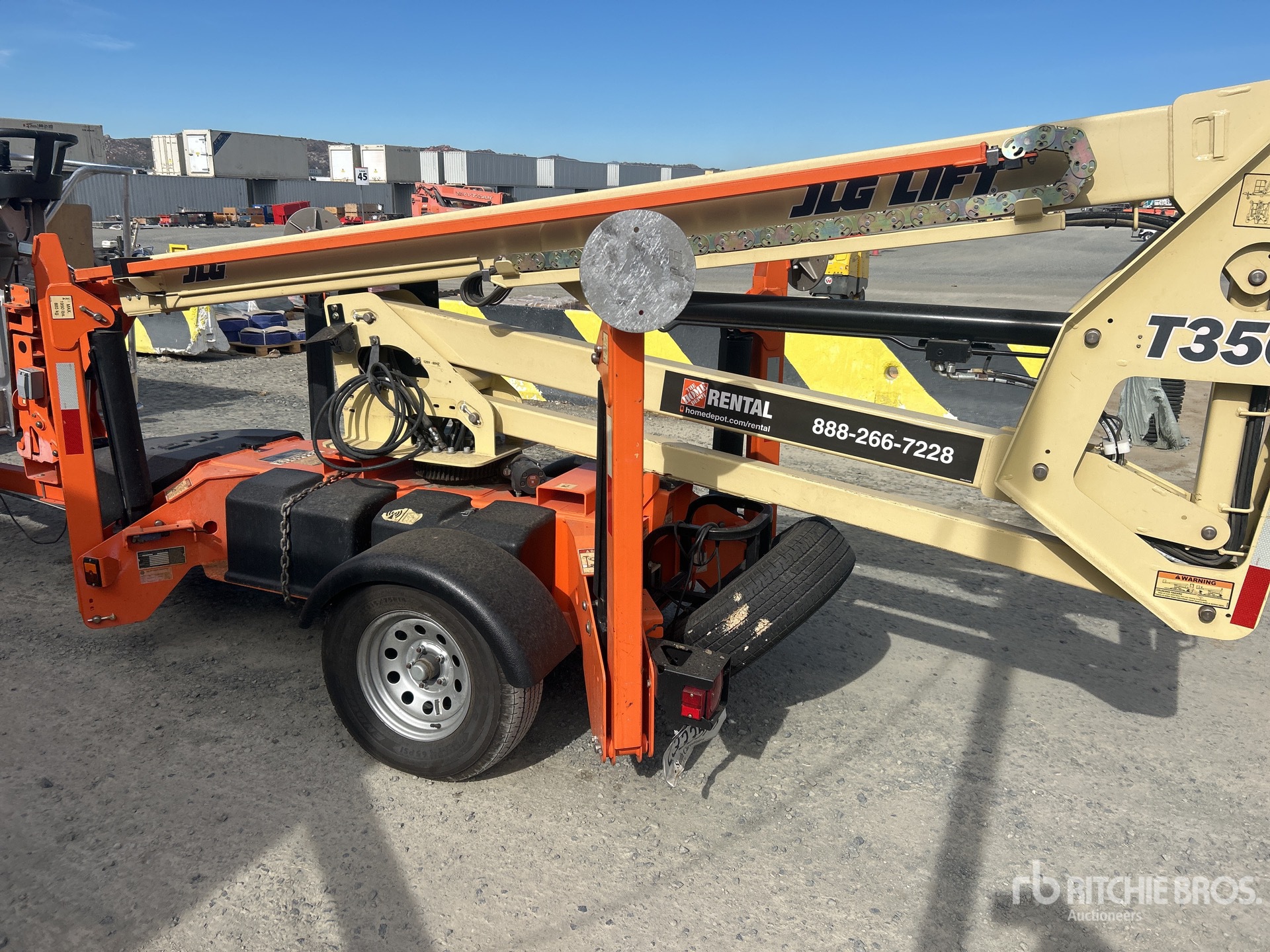 2019 JLG T-350