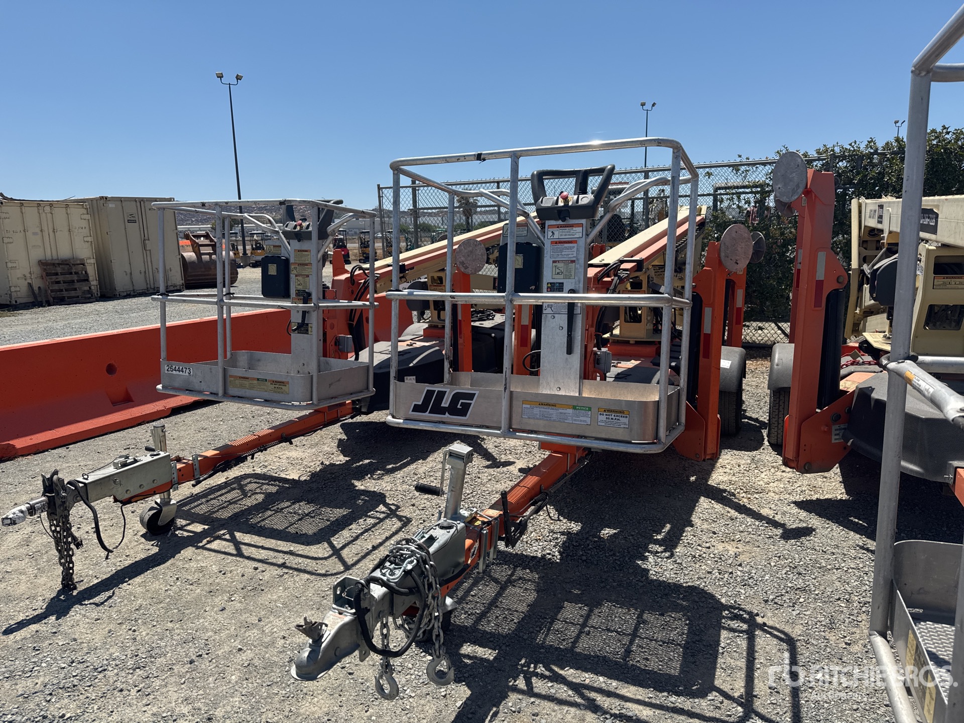 2019 JLG T-350