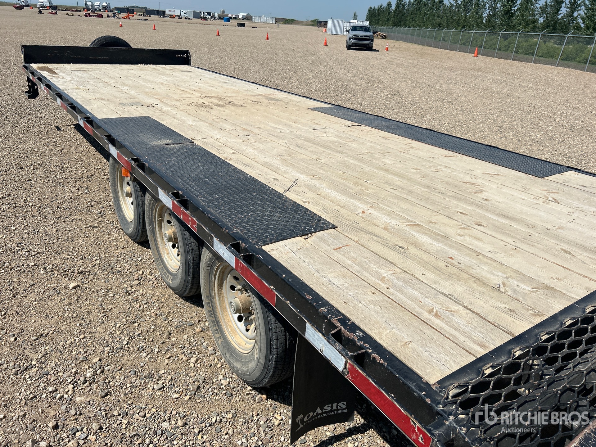 2021 Oasis 30 FT TRI/A