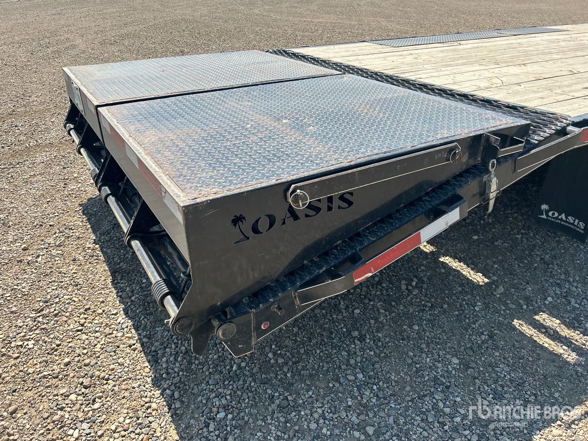 2021 Oasis 30 FT TRI/A